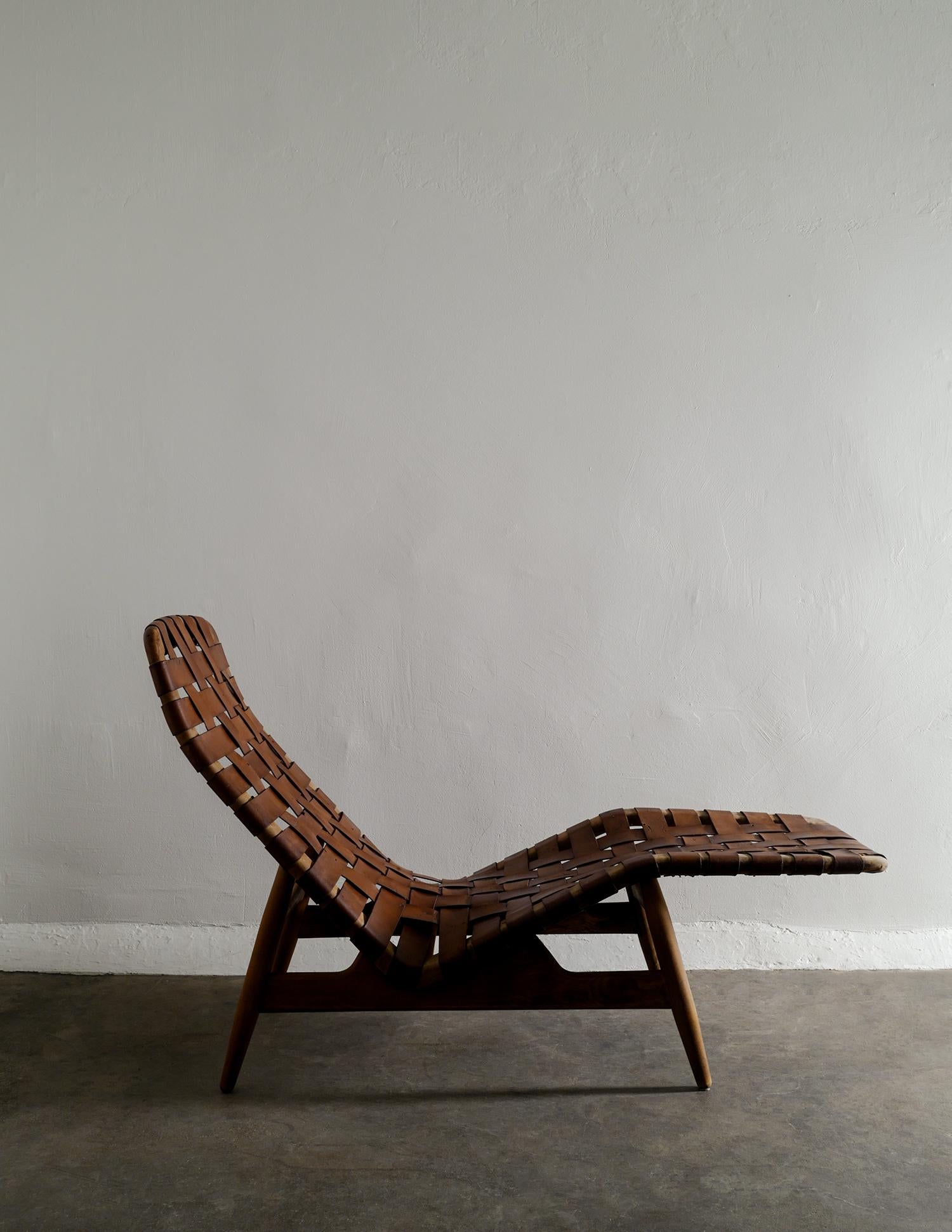 Arne Vodder Ash & Leather Chaise Lounge Chair Produced by Bovirke Denmark, 1950s 1