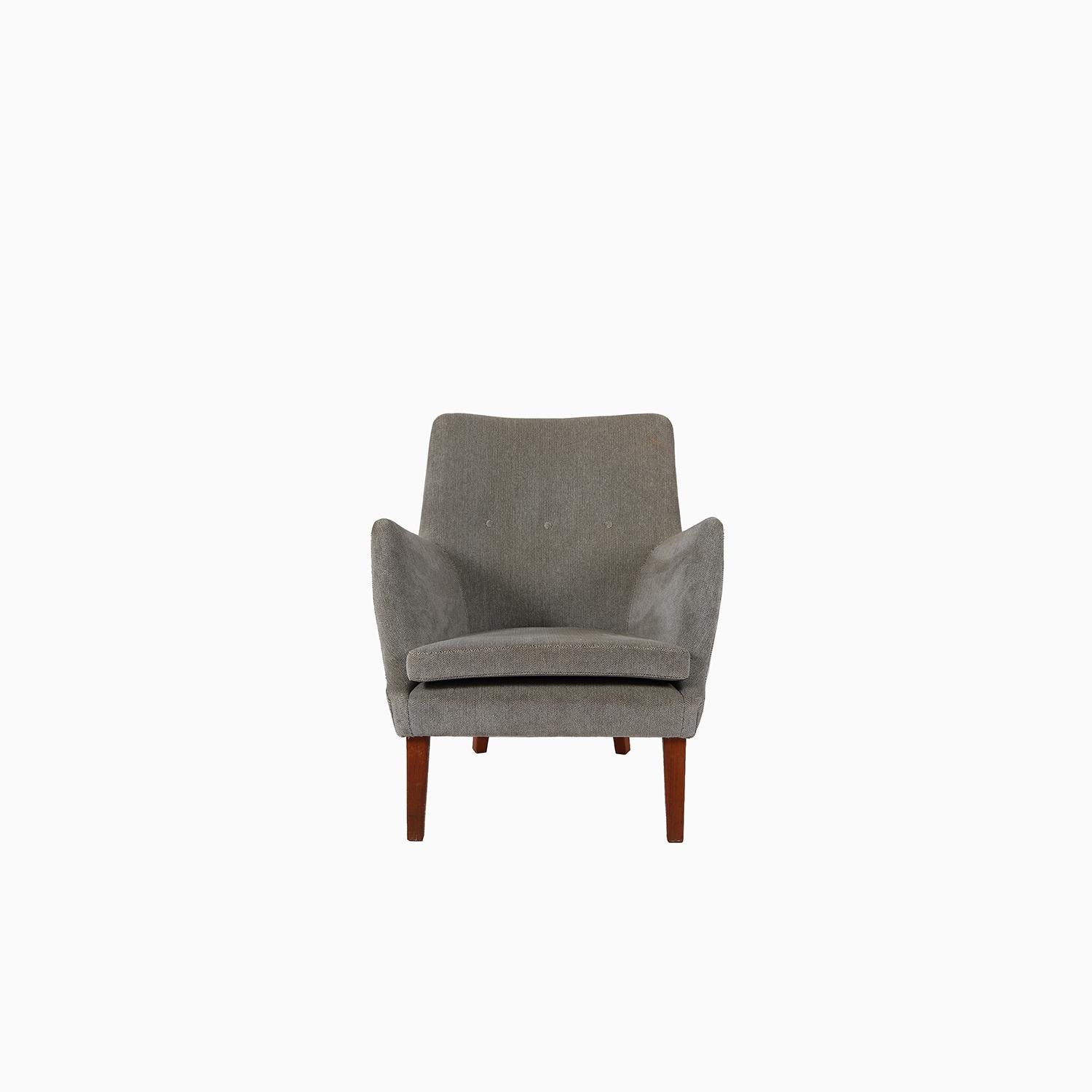 Scandinavian Modern Arne Vodder AV 53 Upholstered Lounge Chair For Sale