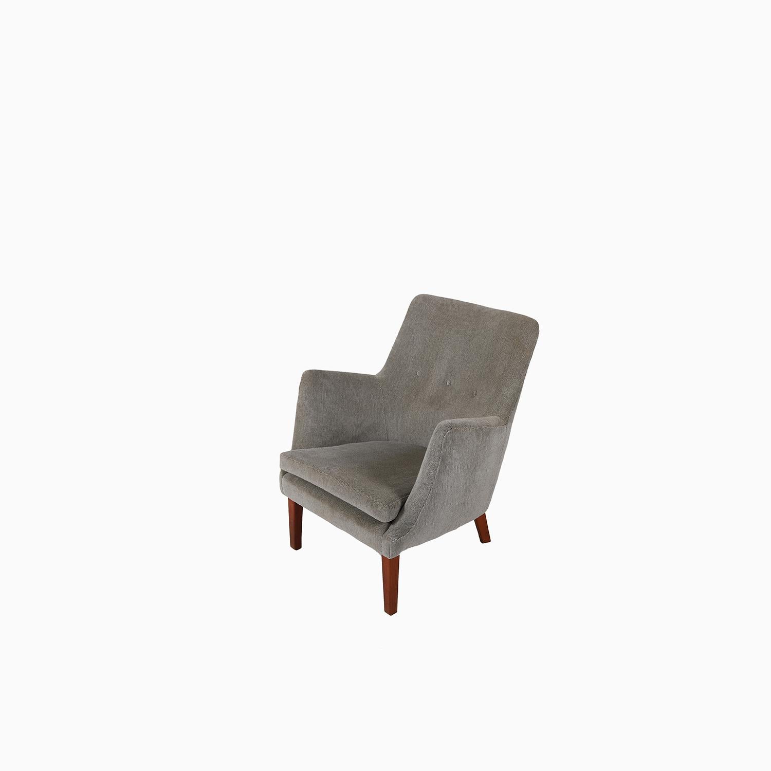 Scandinavian Arne Vodder AV 53 Upholstered Lounge Chair For Sale