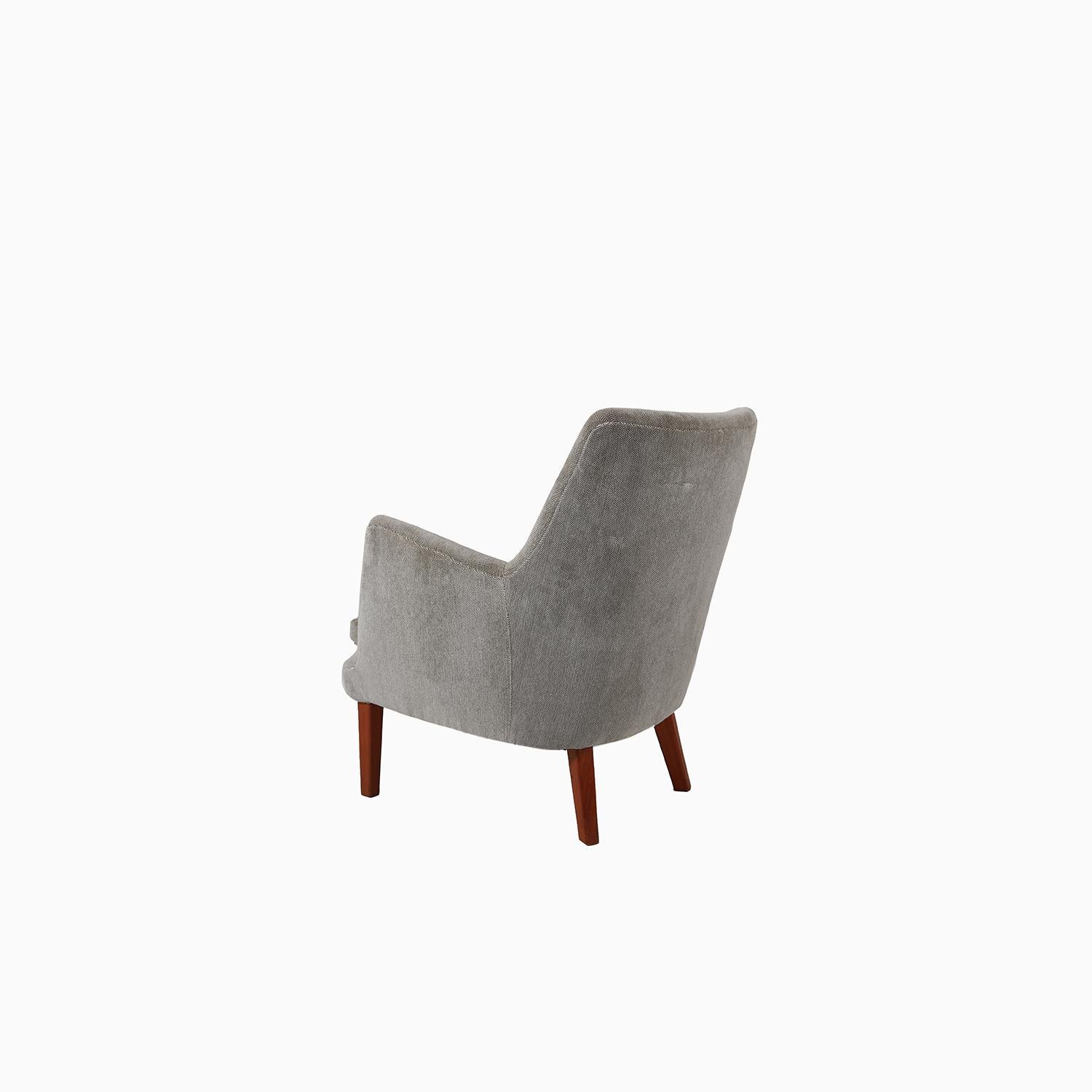 Upholstery Arne Vodder AV 53 Upholstered Lounge Chair For Sale