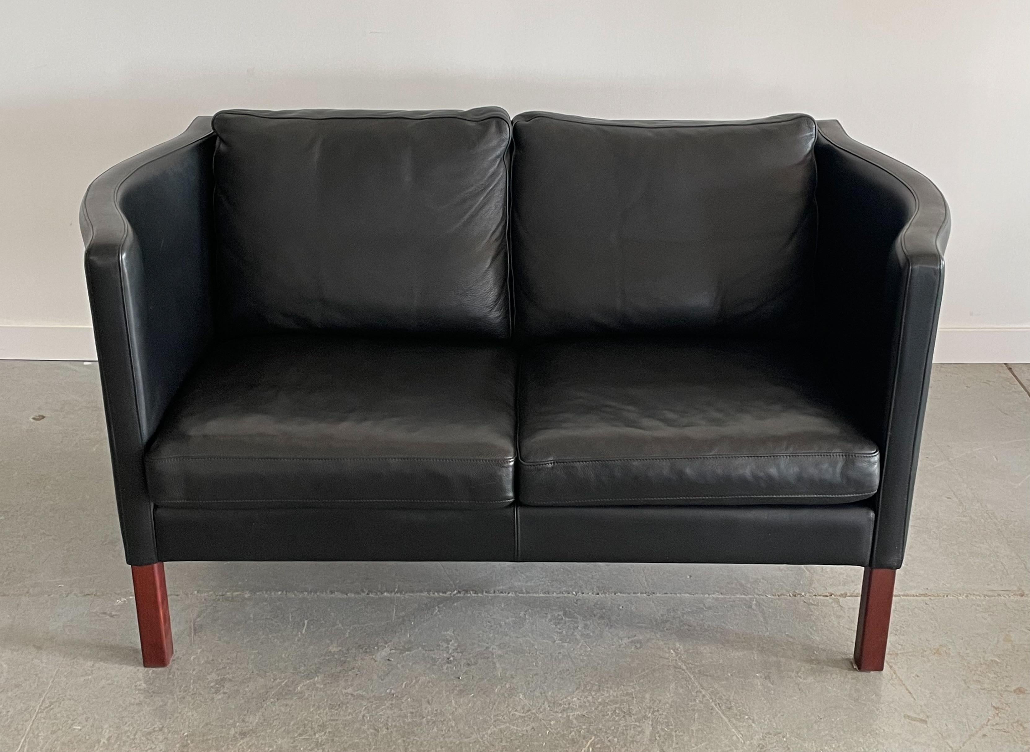 Danish Arne Vodder AV59 Leather Two-seater Sofa for Nielaus For Sale