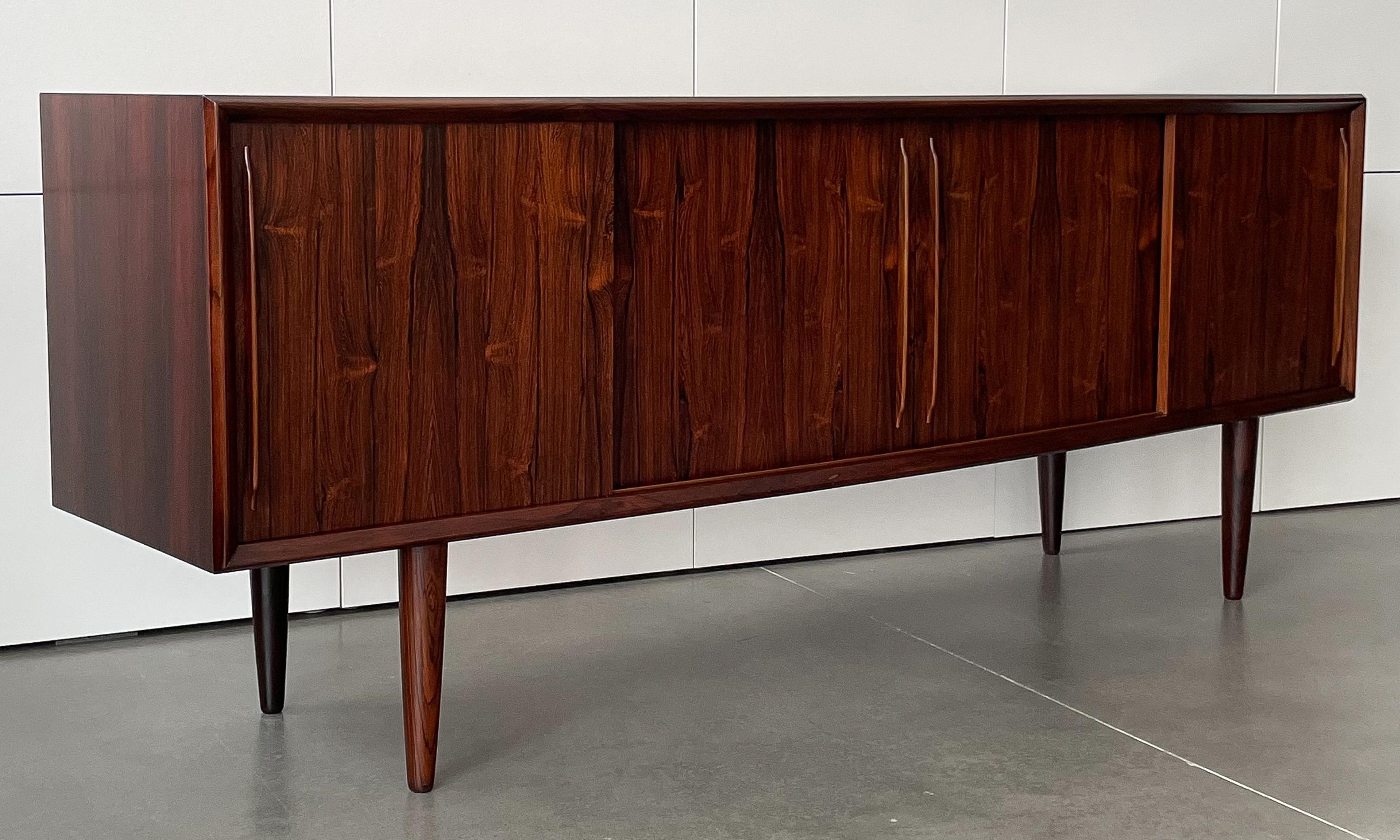 Arne Vodder Bow Front Four Door Rosewood Sideboard 4