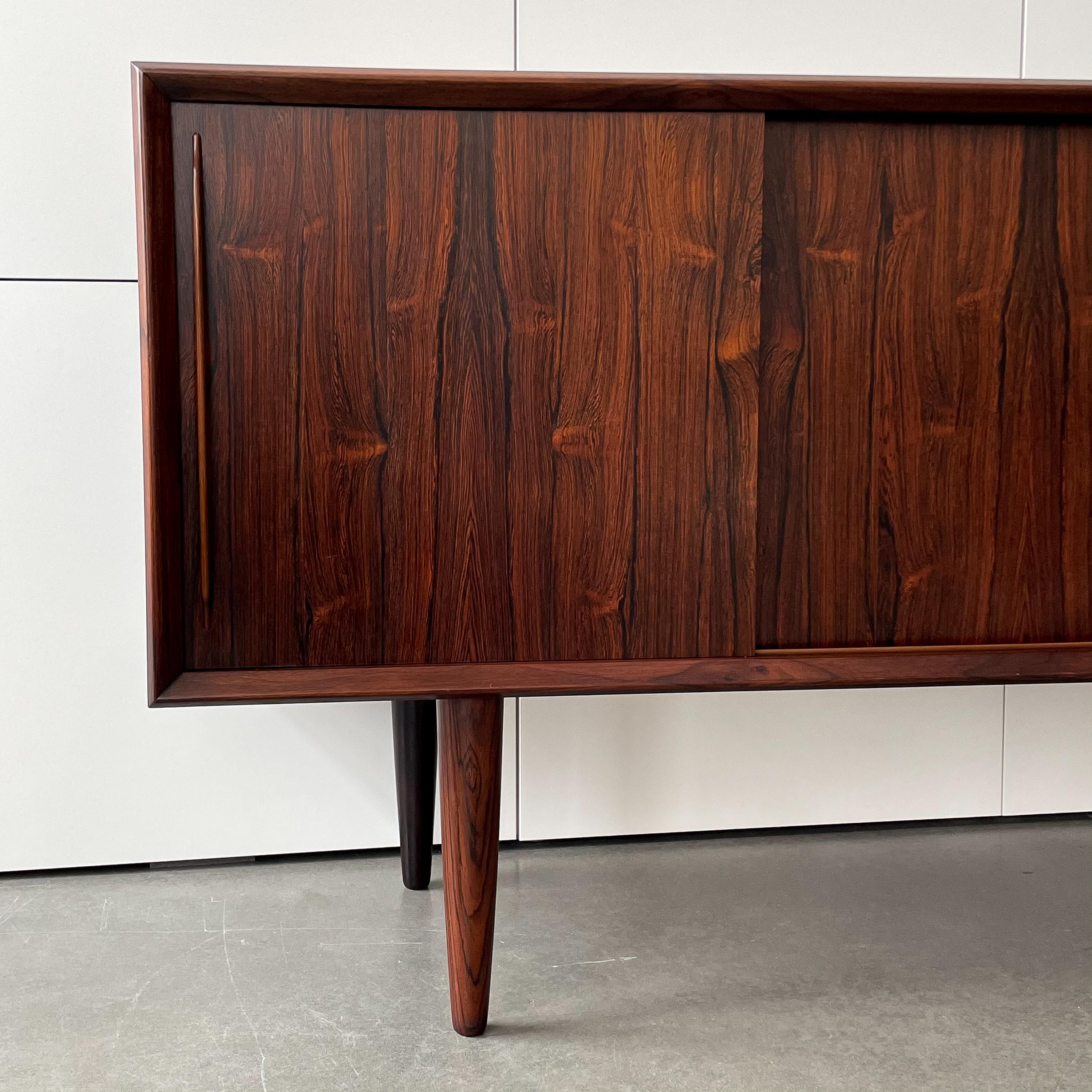 Arne Vodder Bow Front Four Door Rosewood Sideboard 7