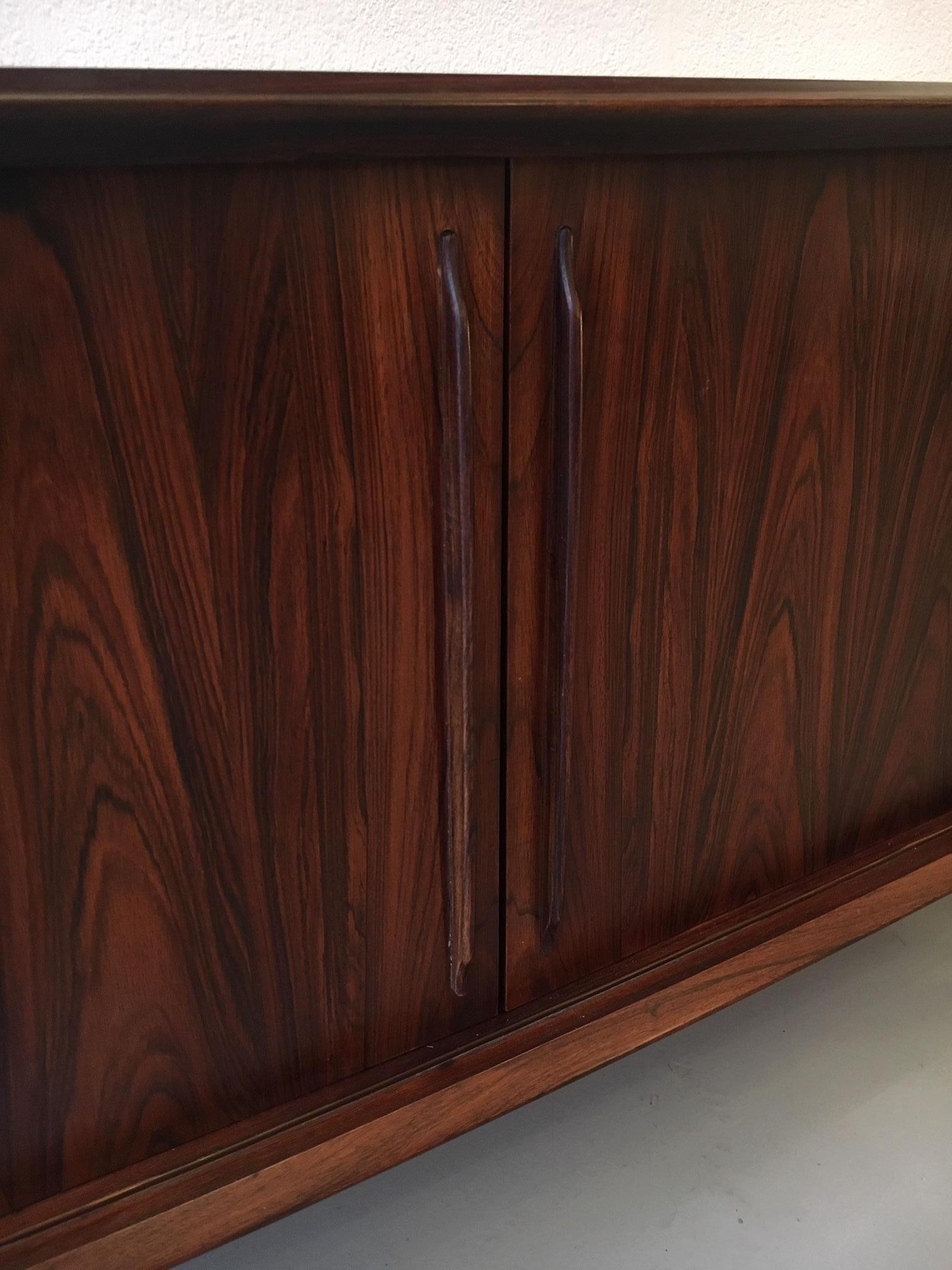 Arne Vodder Bow Front Rosewood Sideboard In Good Condition In Geneva, CH