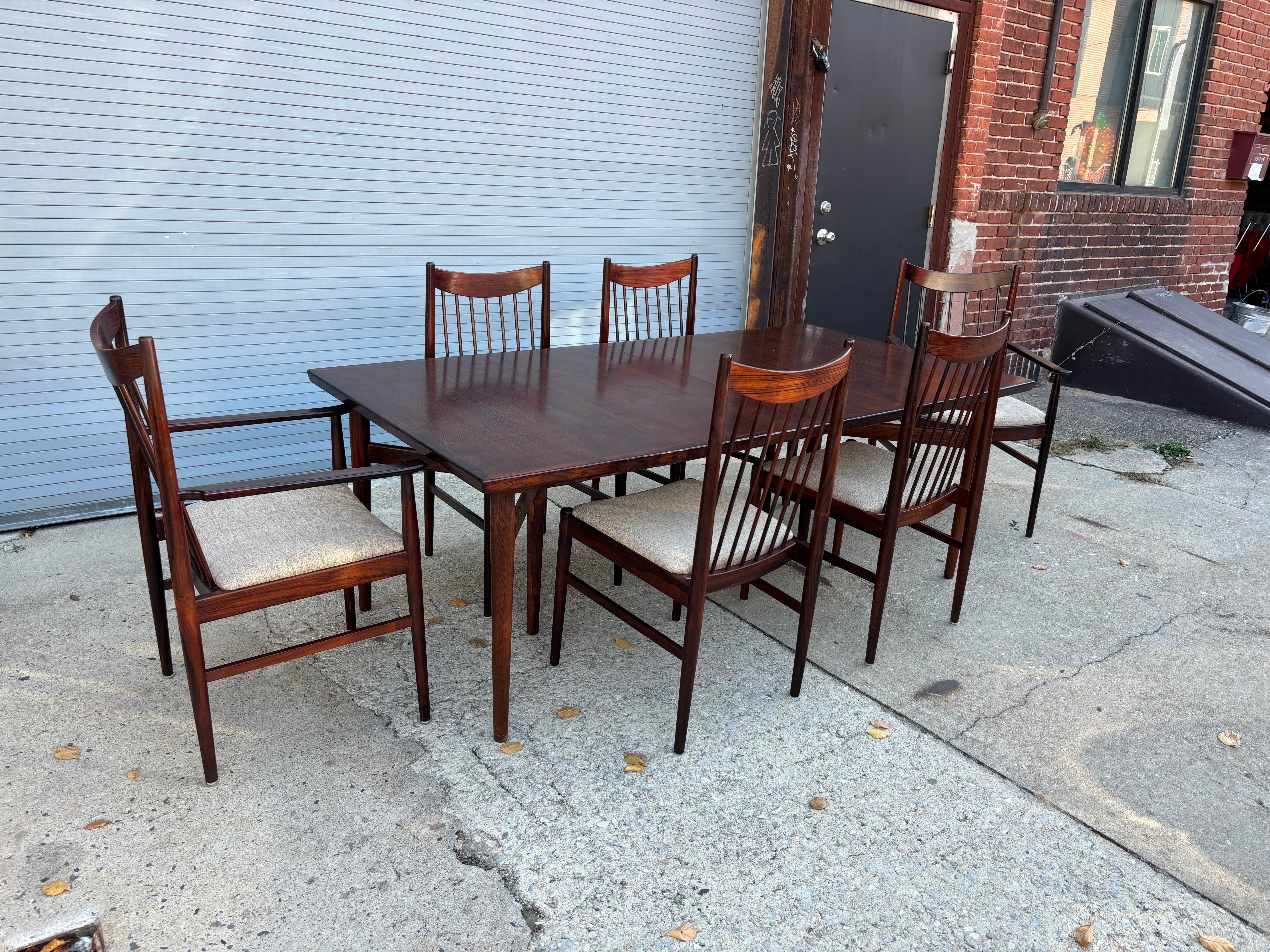 Scandinave moderne Table et 6 chaises brésiliennes en bois de rose Arne Vodder pour Sibast Denmark en vente