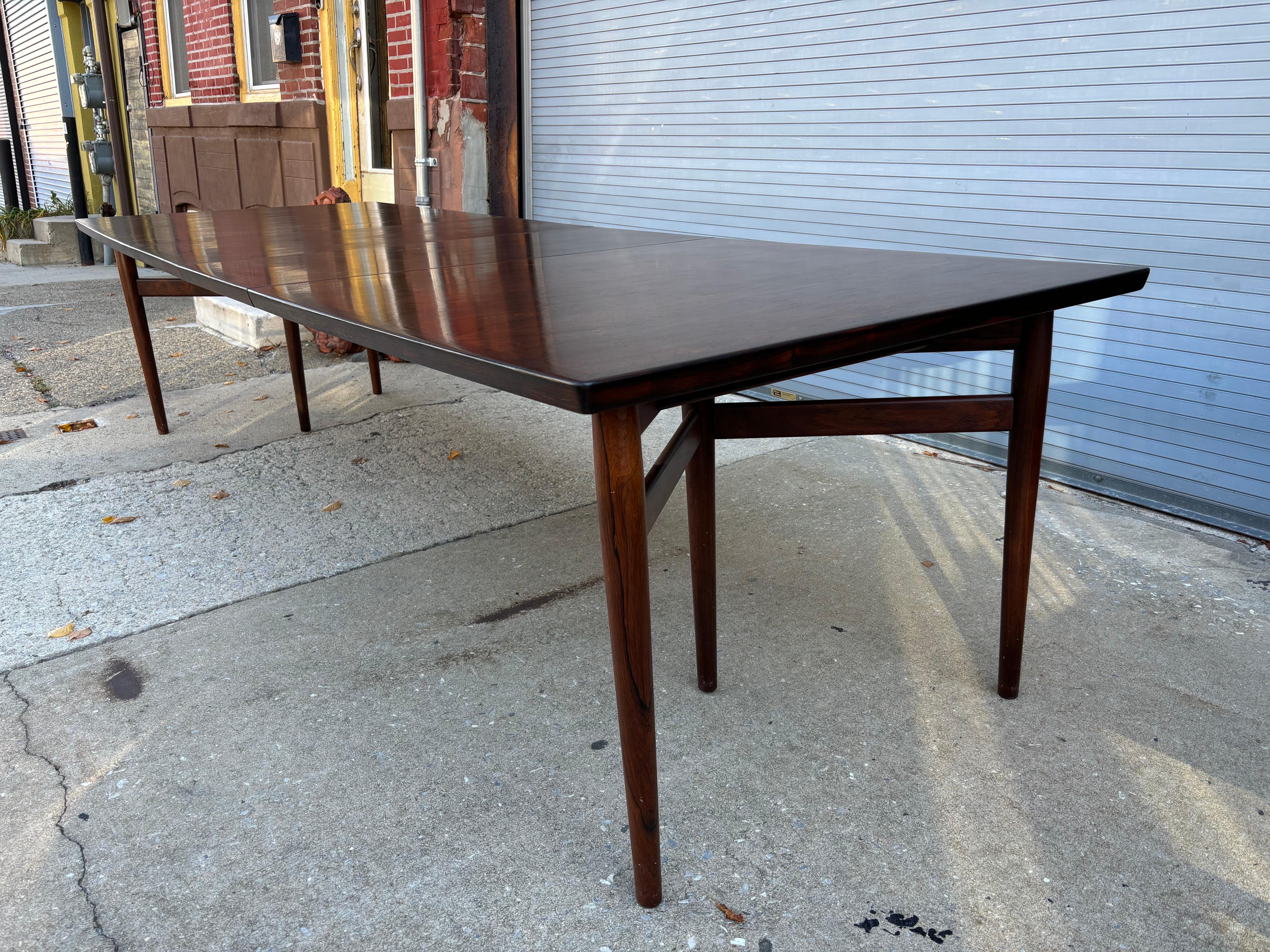 Bois de feuillus Table et 6 chaises brésiliennes en bois de rose Arne Vodder pour Sibast Denmark en vente