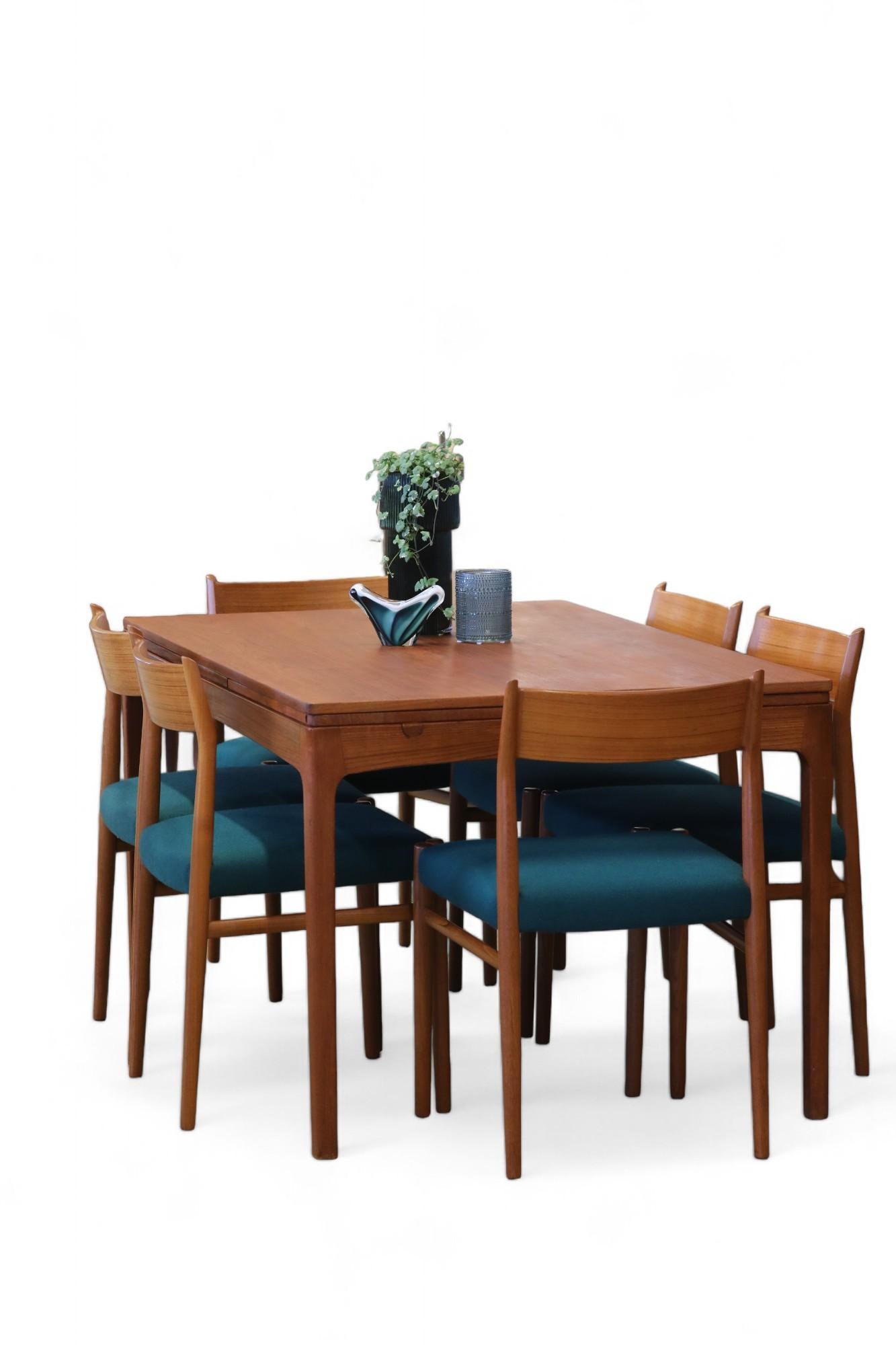 Chaise Arne Vodder modèle 418 avec revêtement en teck et laine verte, lot de quatre en vente 3
