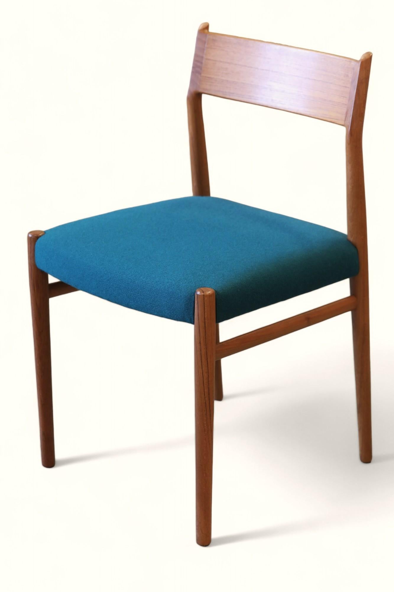 Scandinave moderne Chaise Arne Vodder modèle 418 avec revêtement en teck et laine verte, lot de quatre en vente