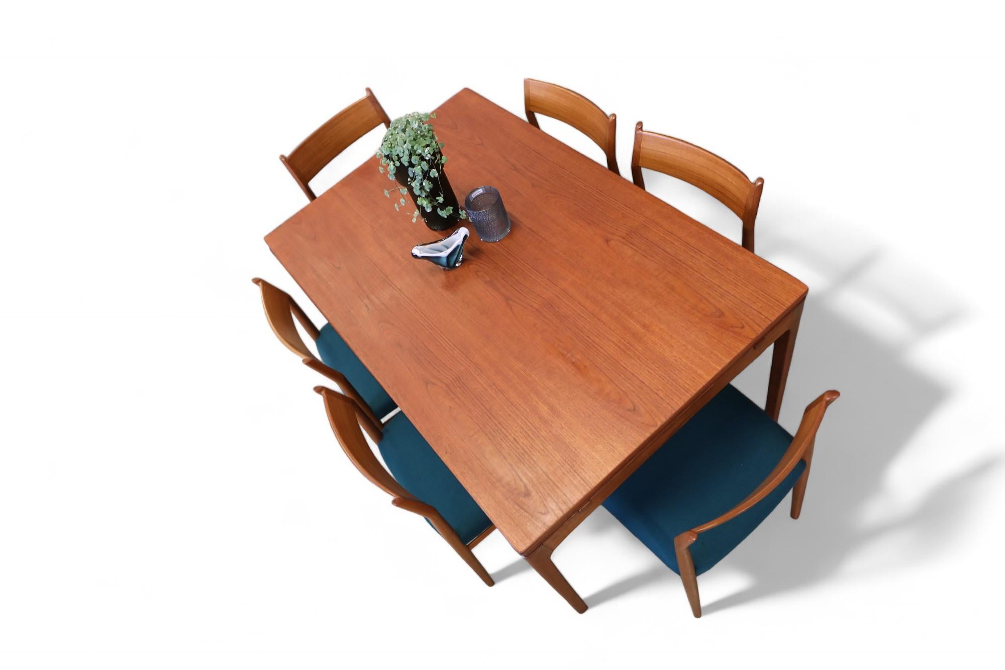 Chaise Arne Vodder modèle 418 avec revêtement en teck et laine verte, lot de quatre en vente 2