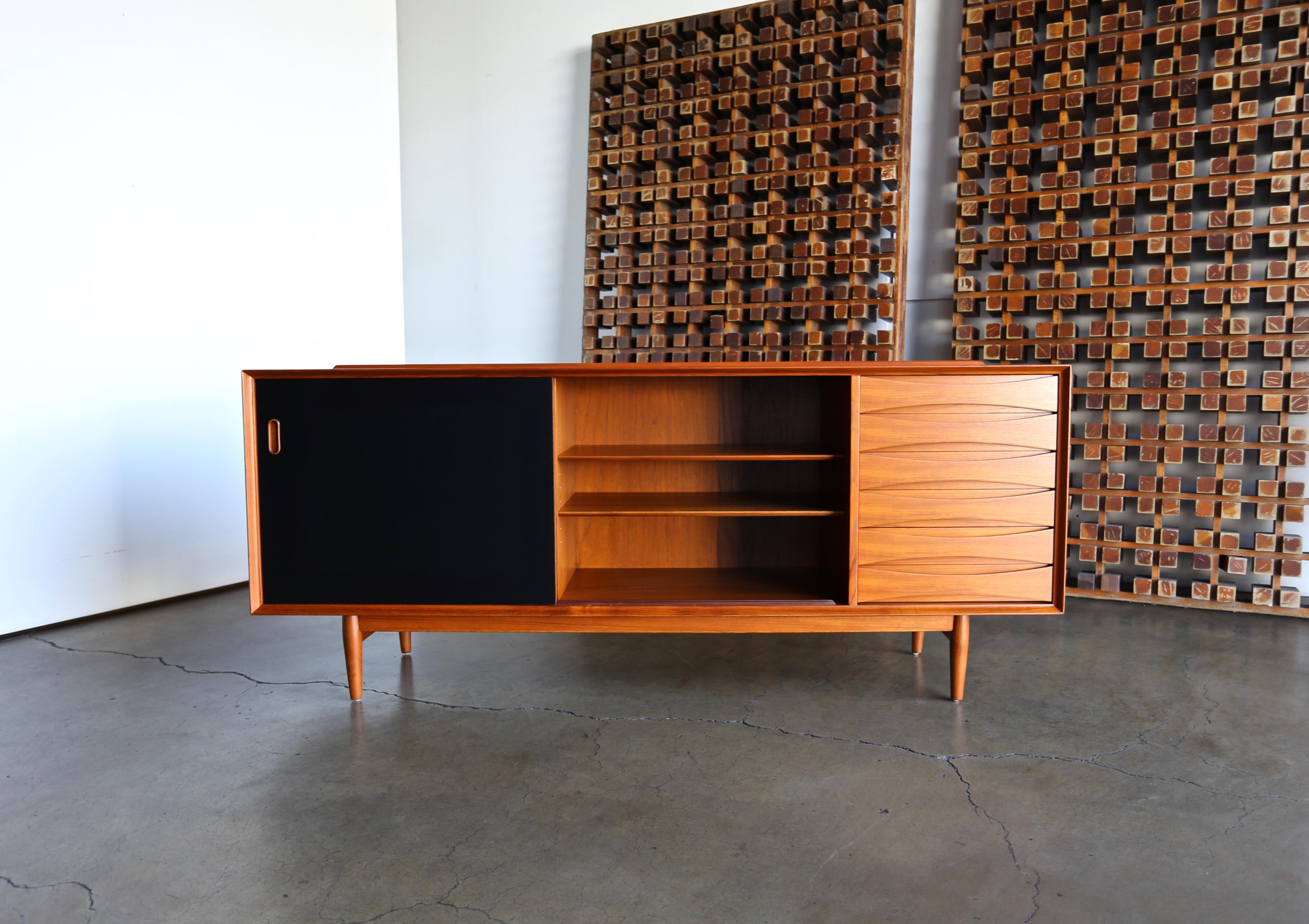 Arne Vodder Credenza for Sibast Mobler, circa 1960 1