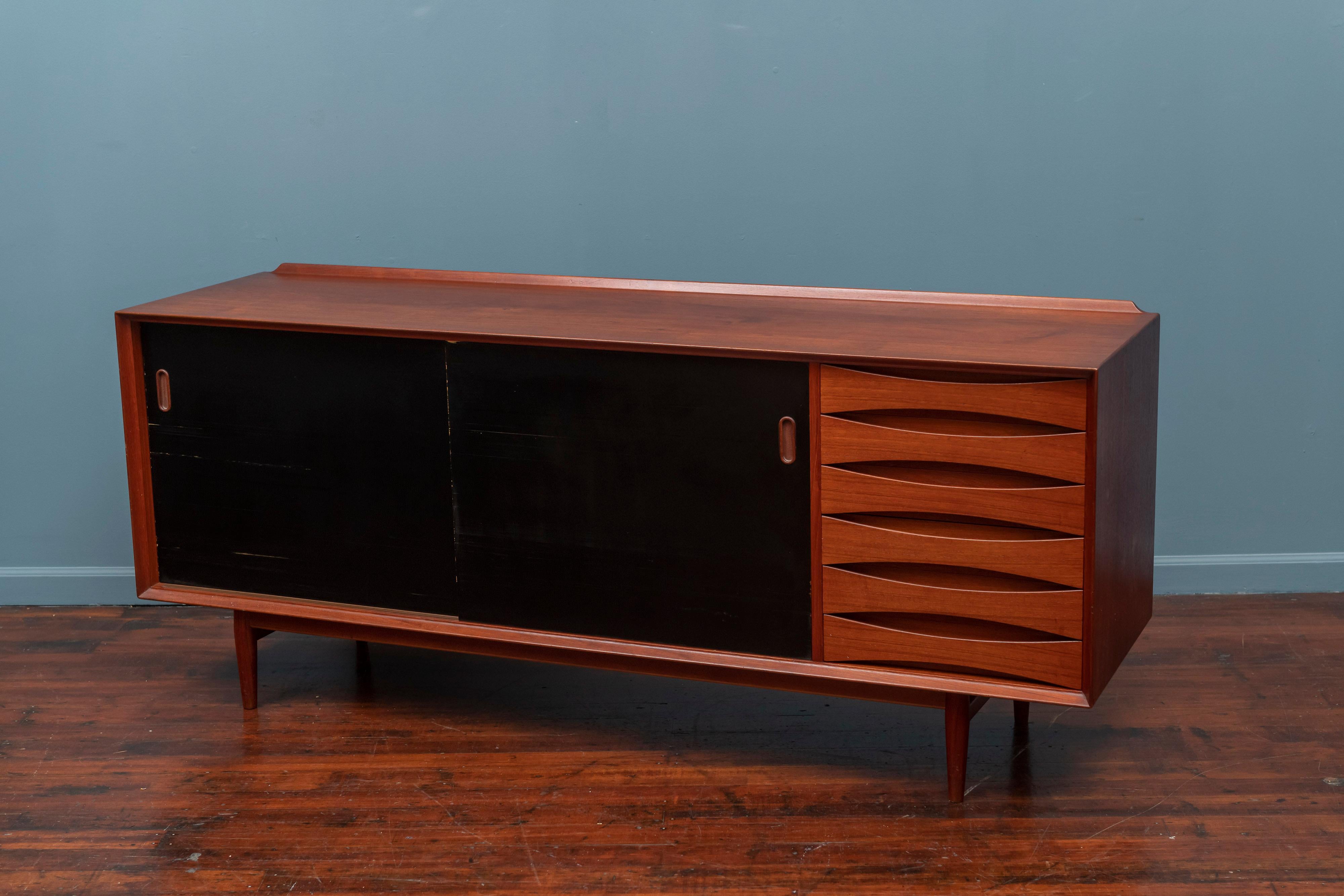 Arne Vodder Credenza for Sibast Teak Model 29 Credenza 6