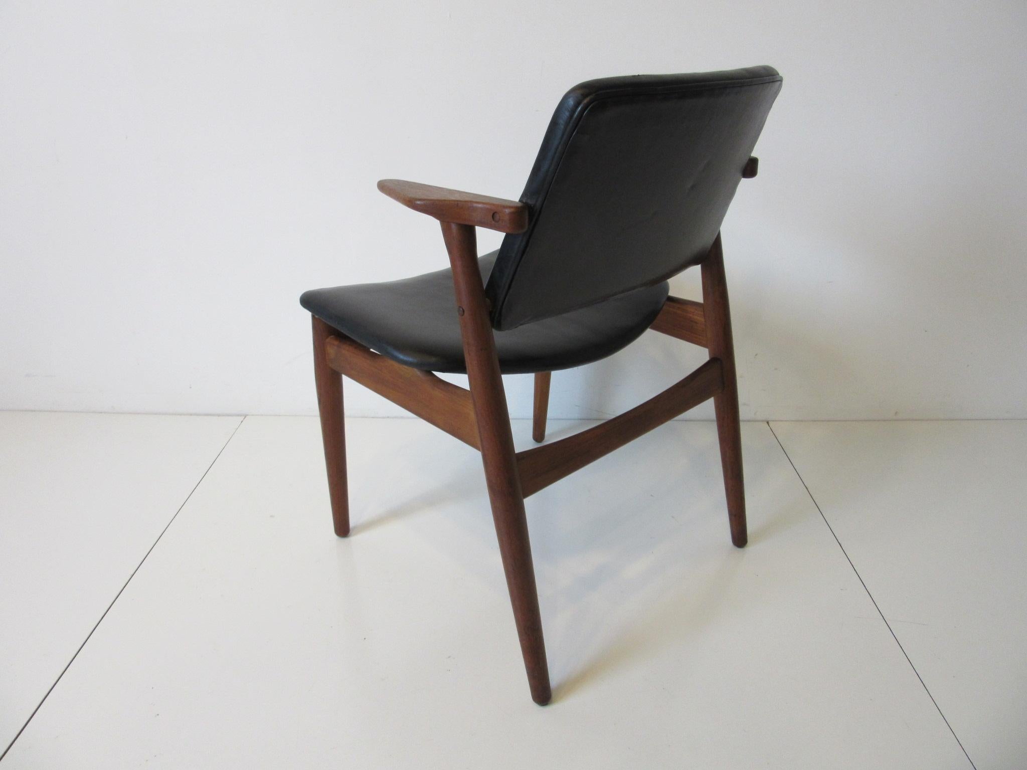 Arne Vodder Danish Chair Teak / Leather for Helge Sibast 2