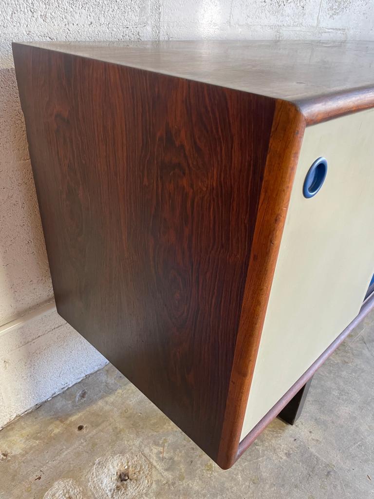 Legno Console o credenza moderna danese in palissandro di Arne Vodder in vendita