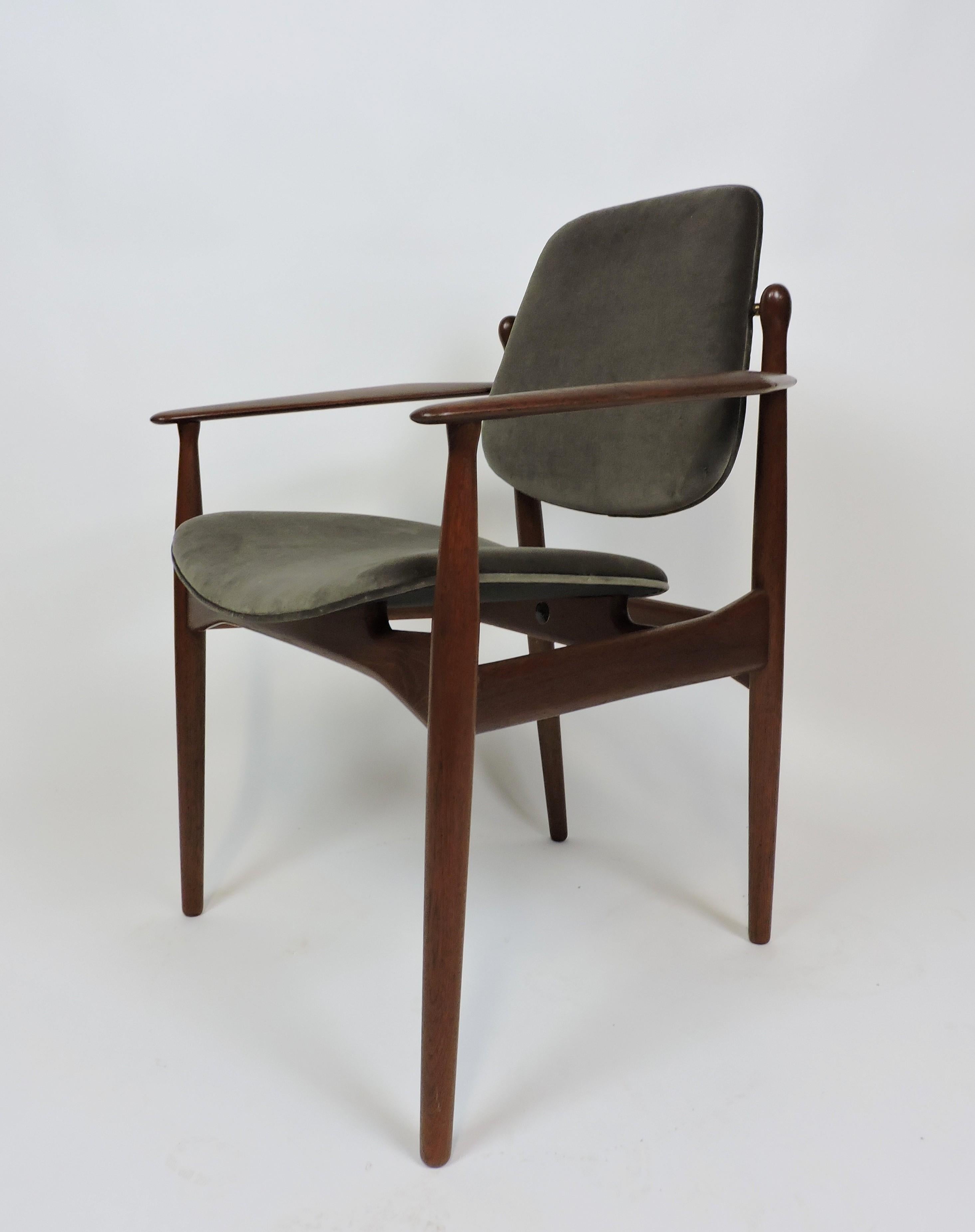 Scandinavian Modern Arne Vodder Danish Modern Teak Desk Dining Side Chair for France and Daverkosen