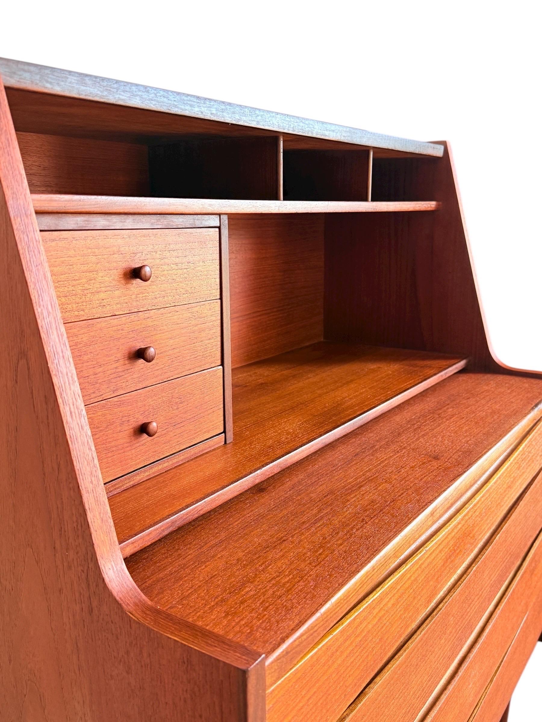 Teak Scrivania Vanity in teak danese di Arne Vodder in vendita