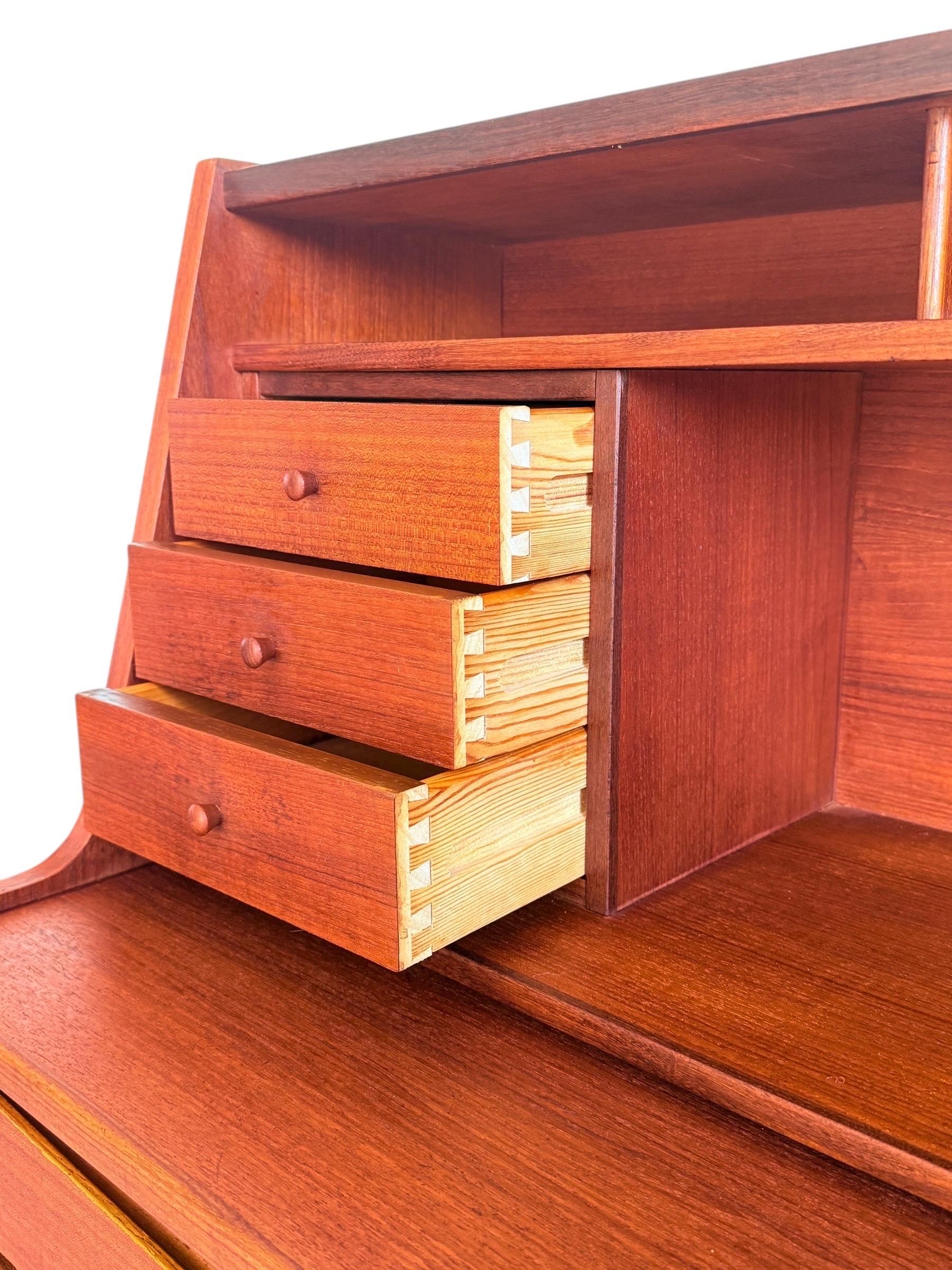 Scrivania Vanity in teak danese di Arne Vodder in vendita 1