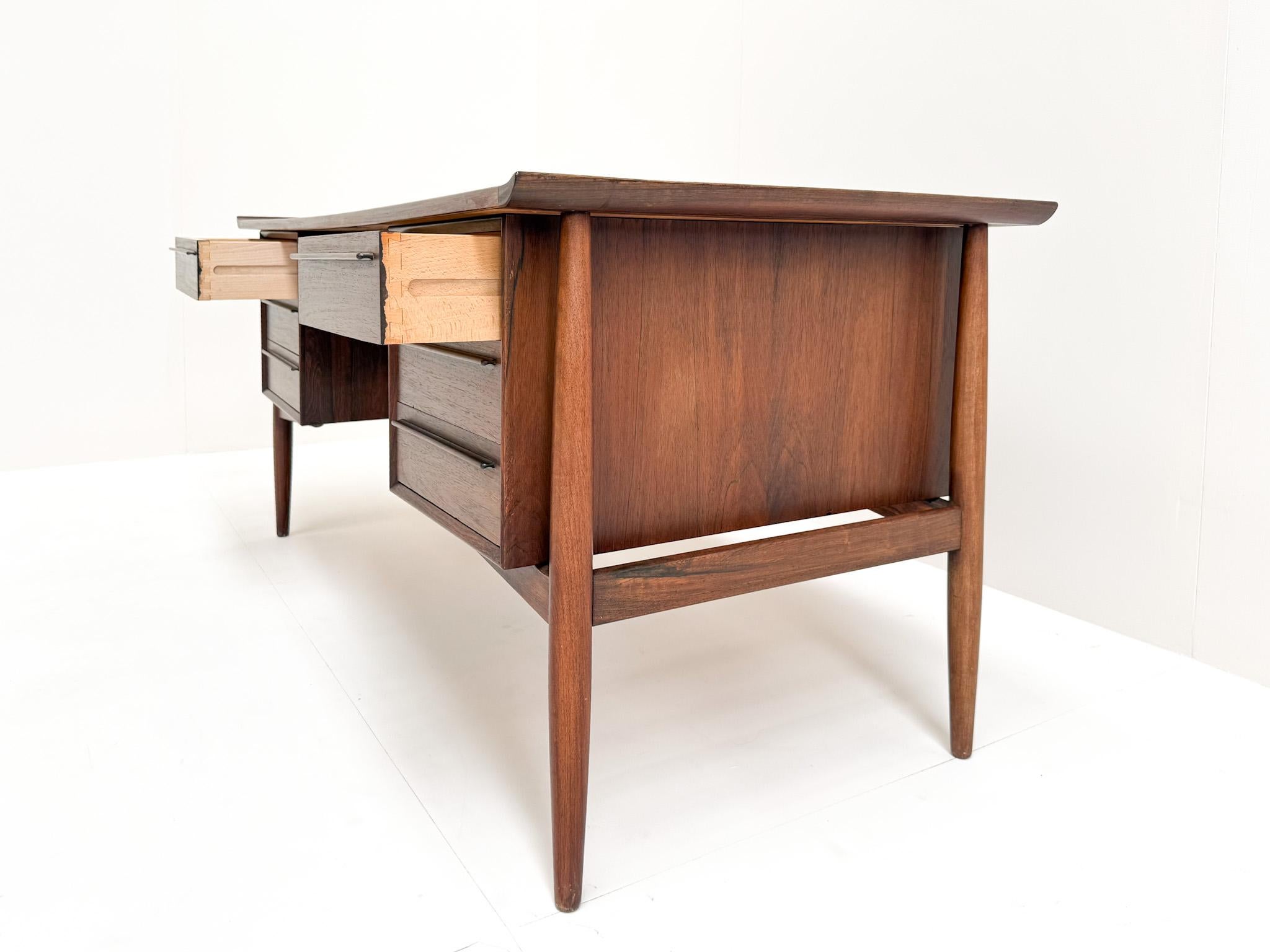 Escritorio Arne Vodder de palisandro para H.P. Hansen, Dinamarca, años 60 en venta 1