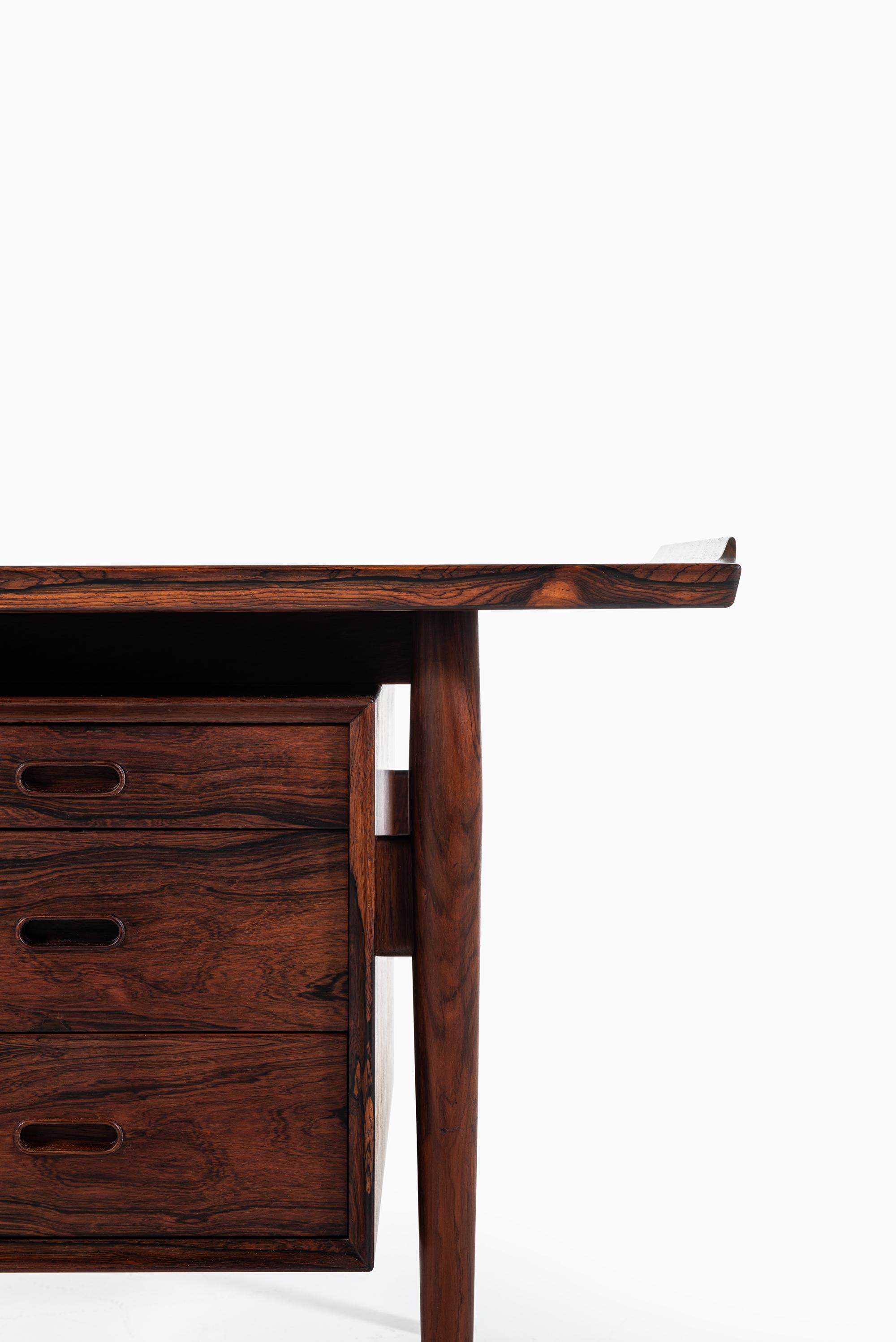 Rare desk model 205 designed by Arne Vodder. Produced by Sibast møbelfabrik in Denmark.
