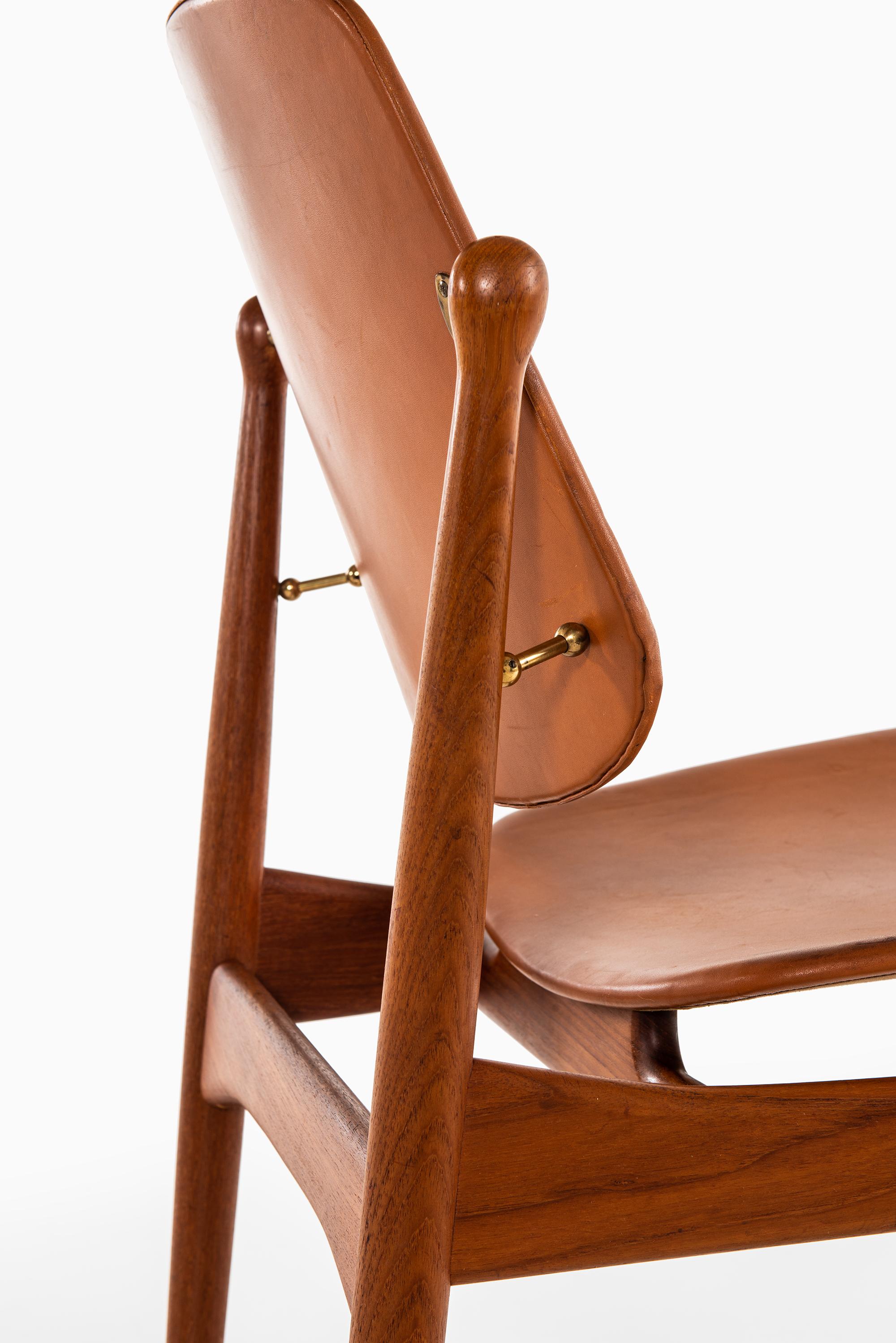 Arne Vodder Dining Chairs Model 203 by France & Daverkosen in Denmark For Sale 3
