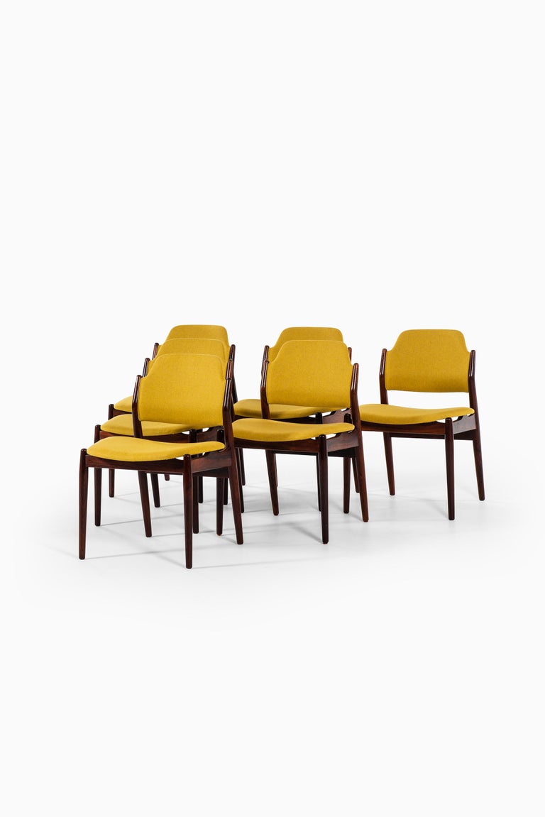 Rare set of 6 dining chairs model 462 designed by Arne Vodder. Produced by Sibast Møbelfabrik in Denmark.