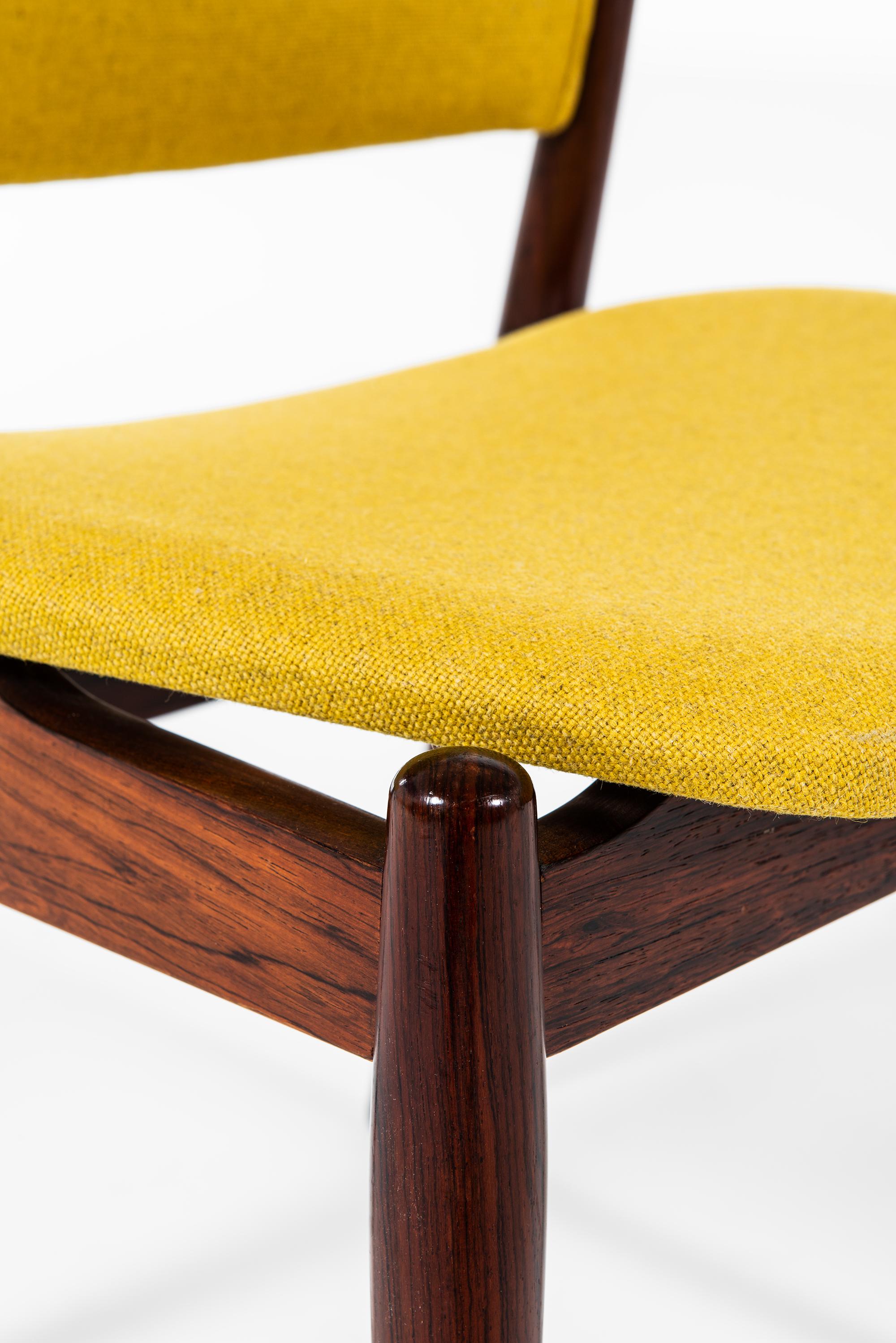 Fabric Arne Vodder Dining Chairs Model 462 by Sibast Møbelfabrik in Denmark