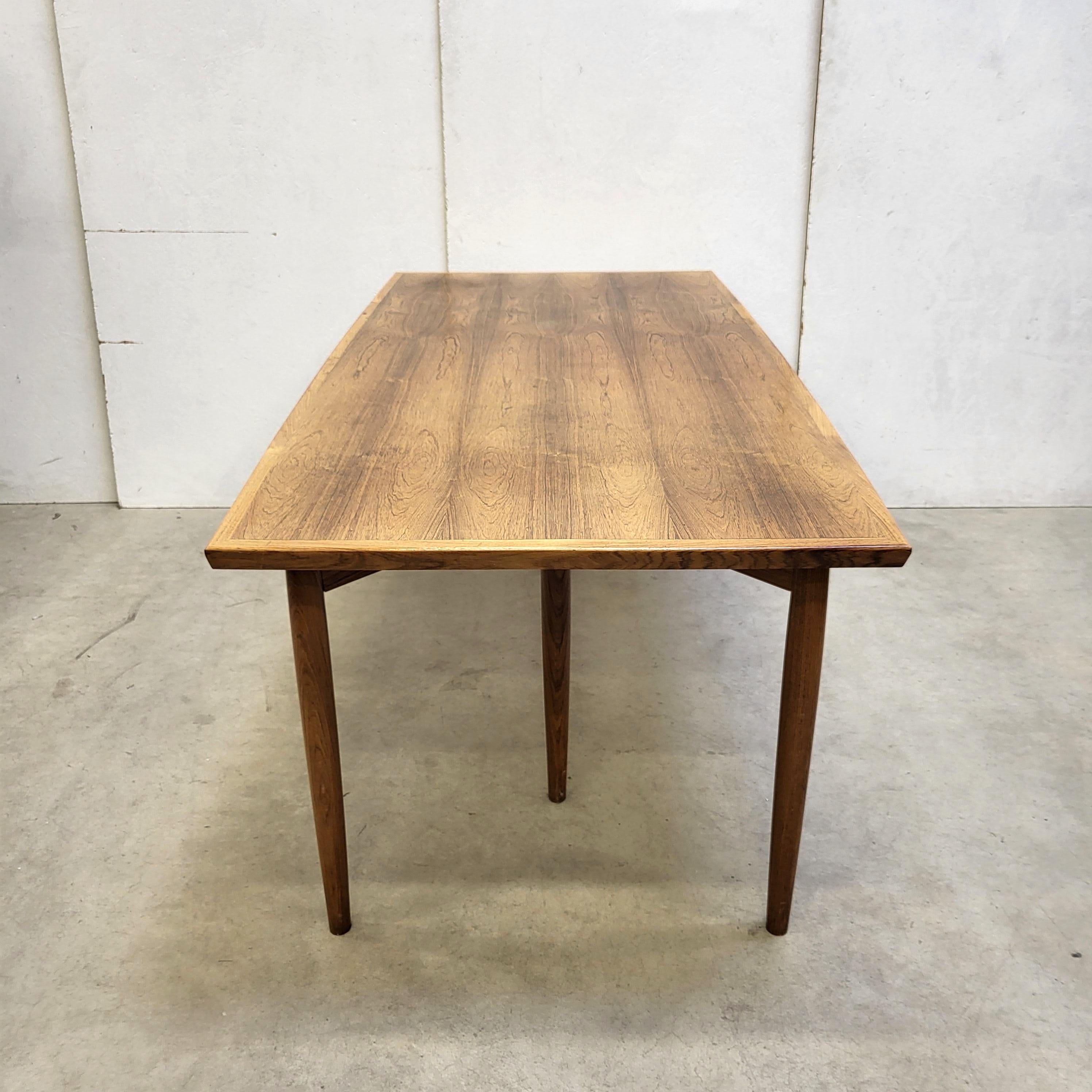 Arne Vodder Dining Table Model 201 by Sibast Møbelfarbik, Denmark, 1960s In Good Condition For Sale In Aachen, NW