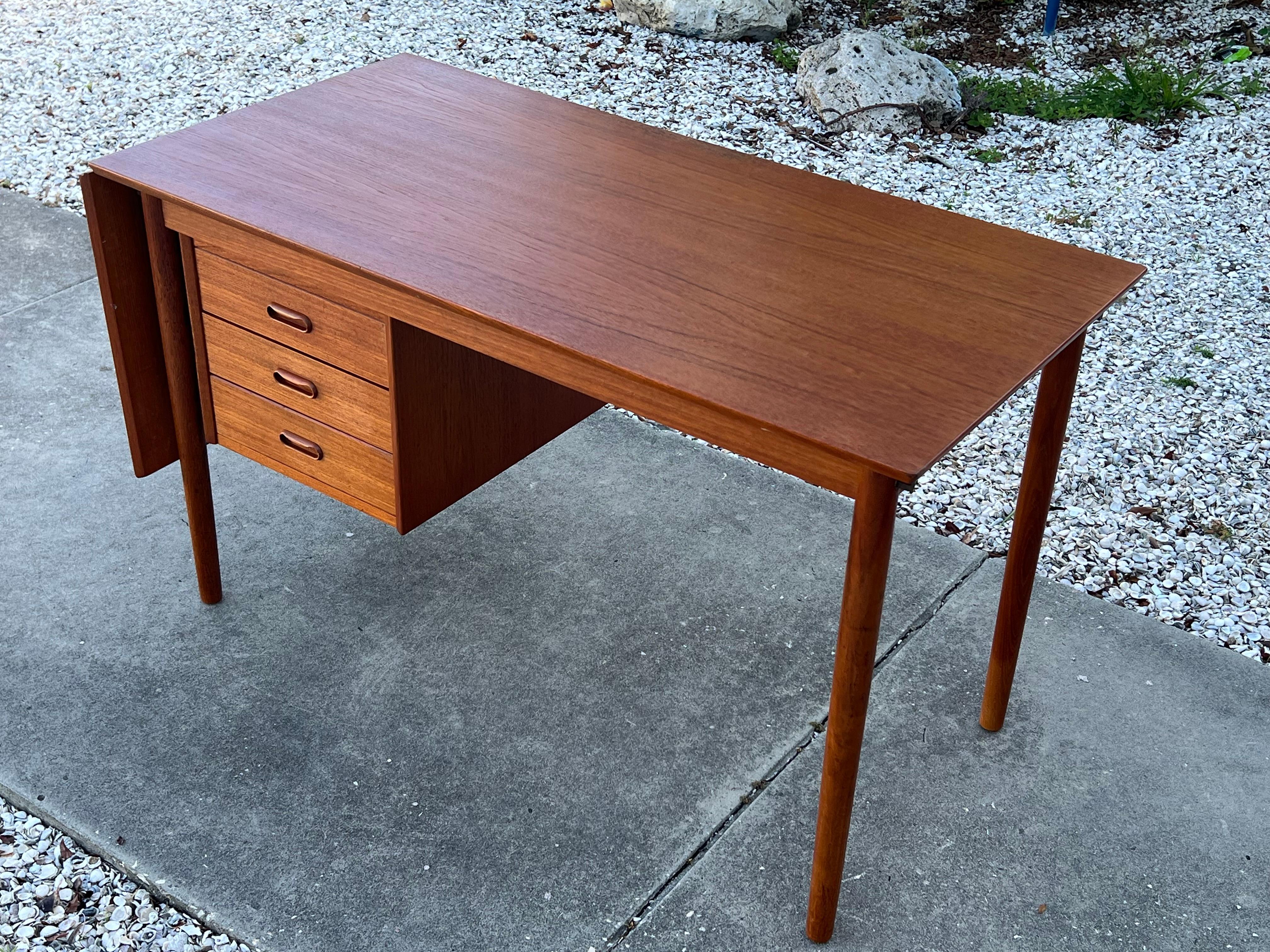Arne Vodder Drop Leaf Desk Denmark Teak Sliding Drawers 1950's MCM For Sale 2