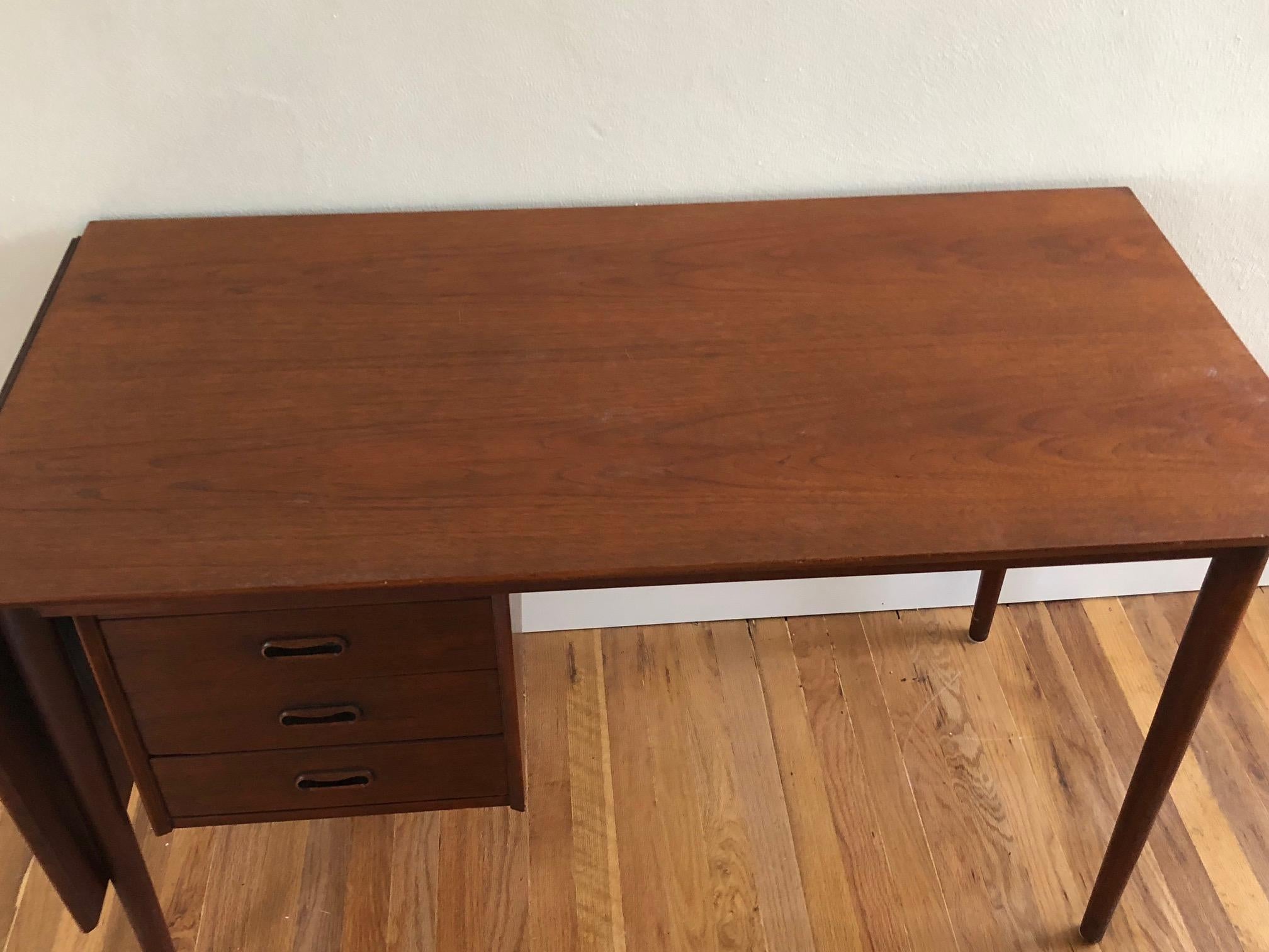 Arne Vodder Drop Leaf Desk for H.Sigh, Denmark In Good Condition In St.Petersburg, FL