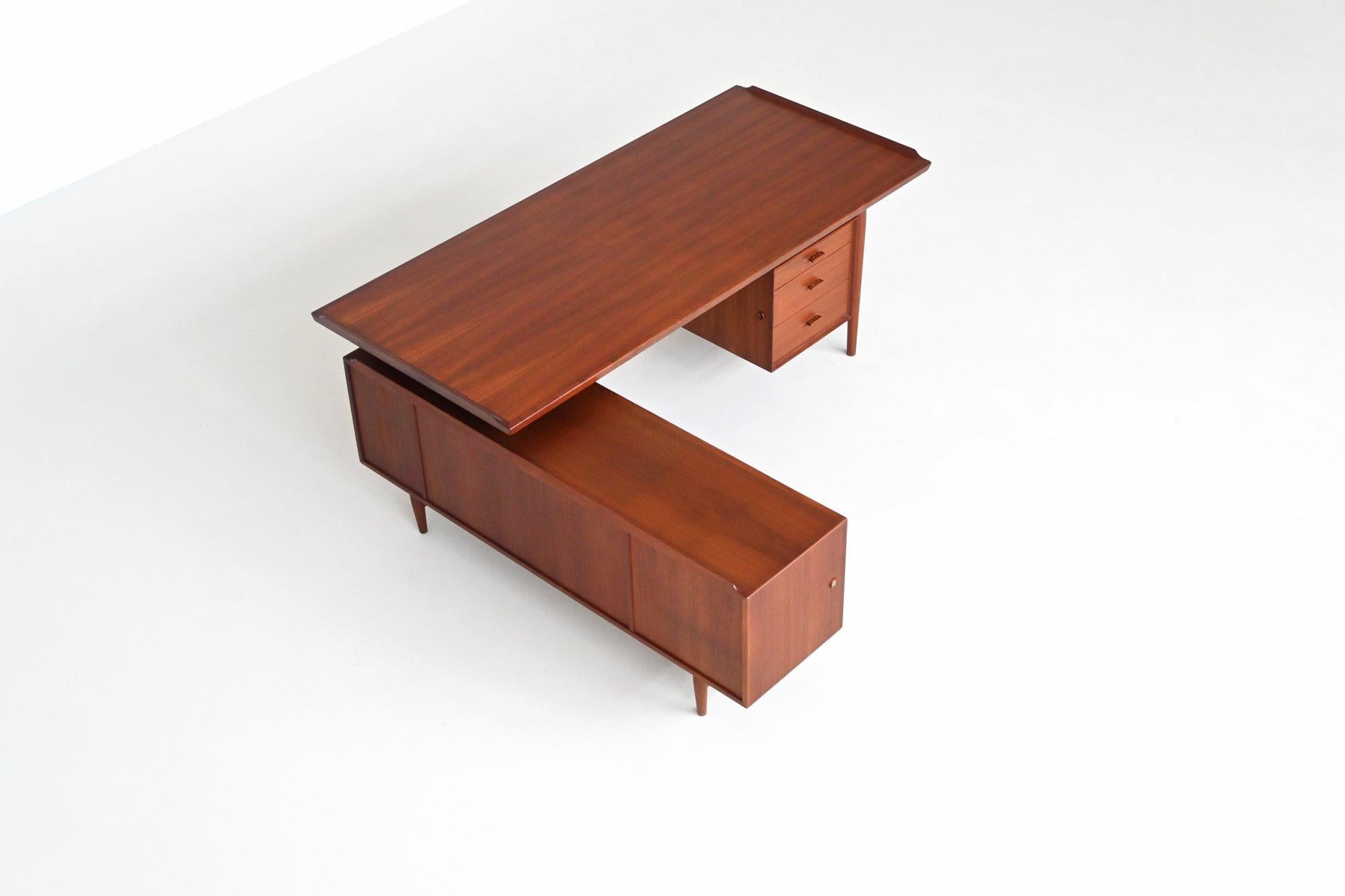 Danish Arne Vodder executive desk and return in teak Sibast Denmark 1960