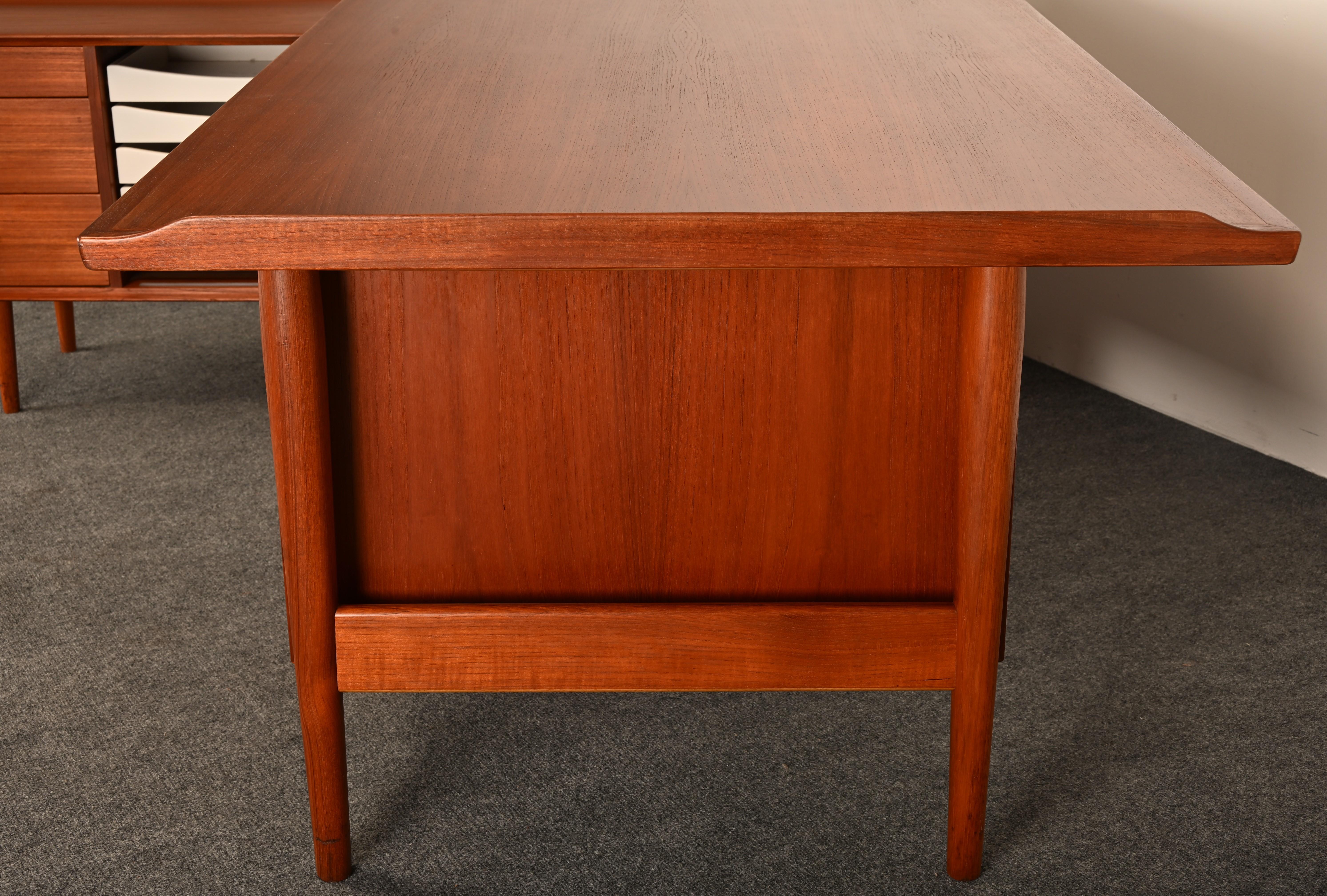 Scrivania direzionale in teak di Arne Vodder per Sibast, 1958 in vendita 4