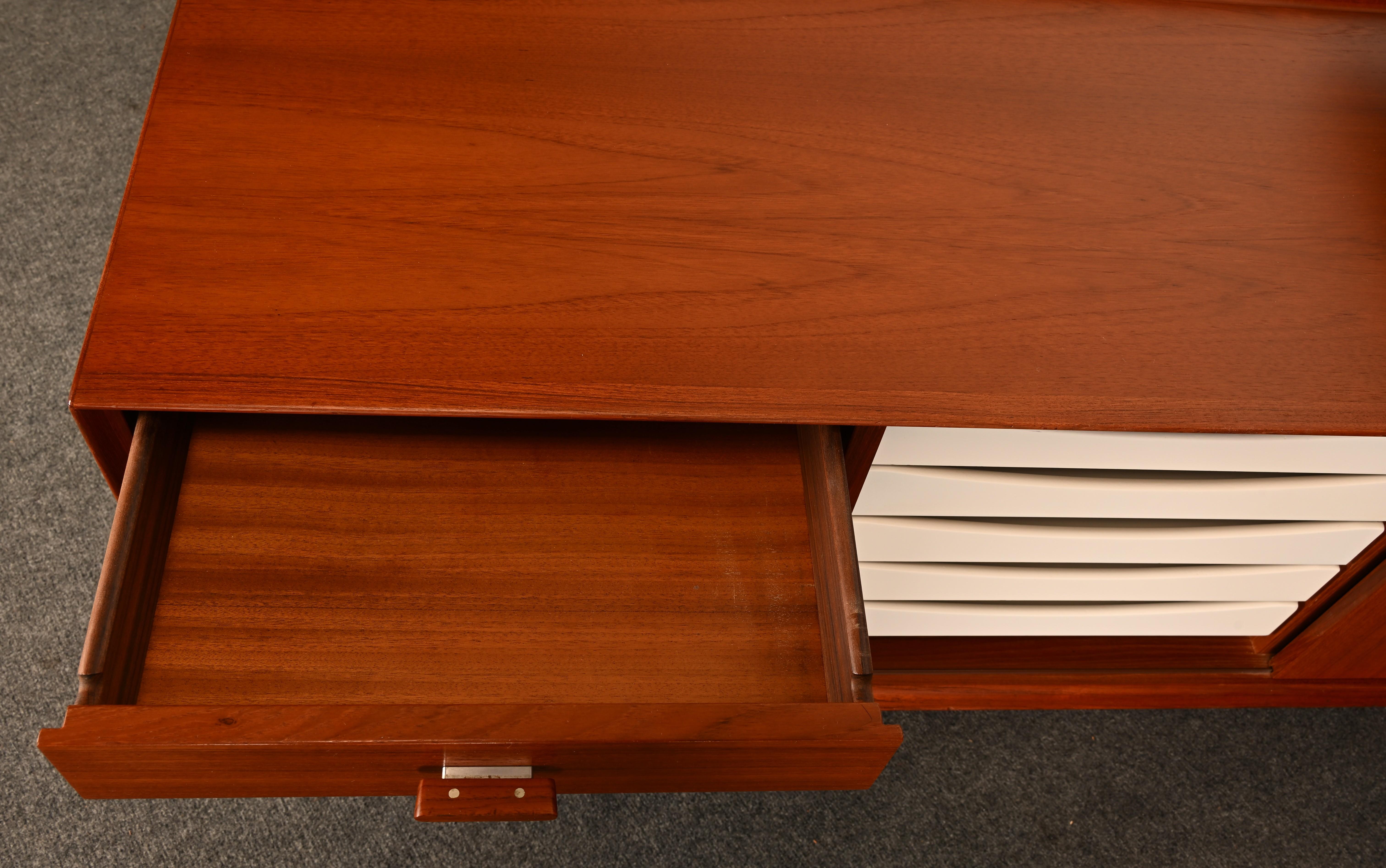 Scrivania direzionale in teak di Arne Vodder per Sibast, 1958 in vendita 6