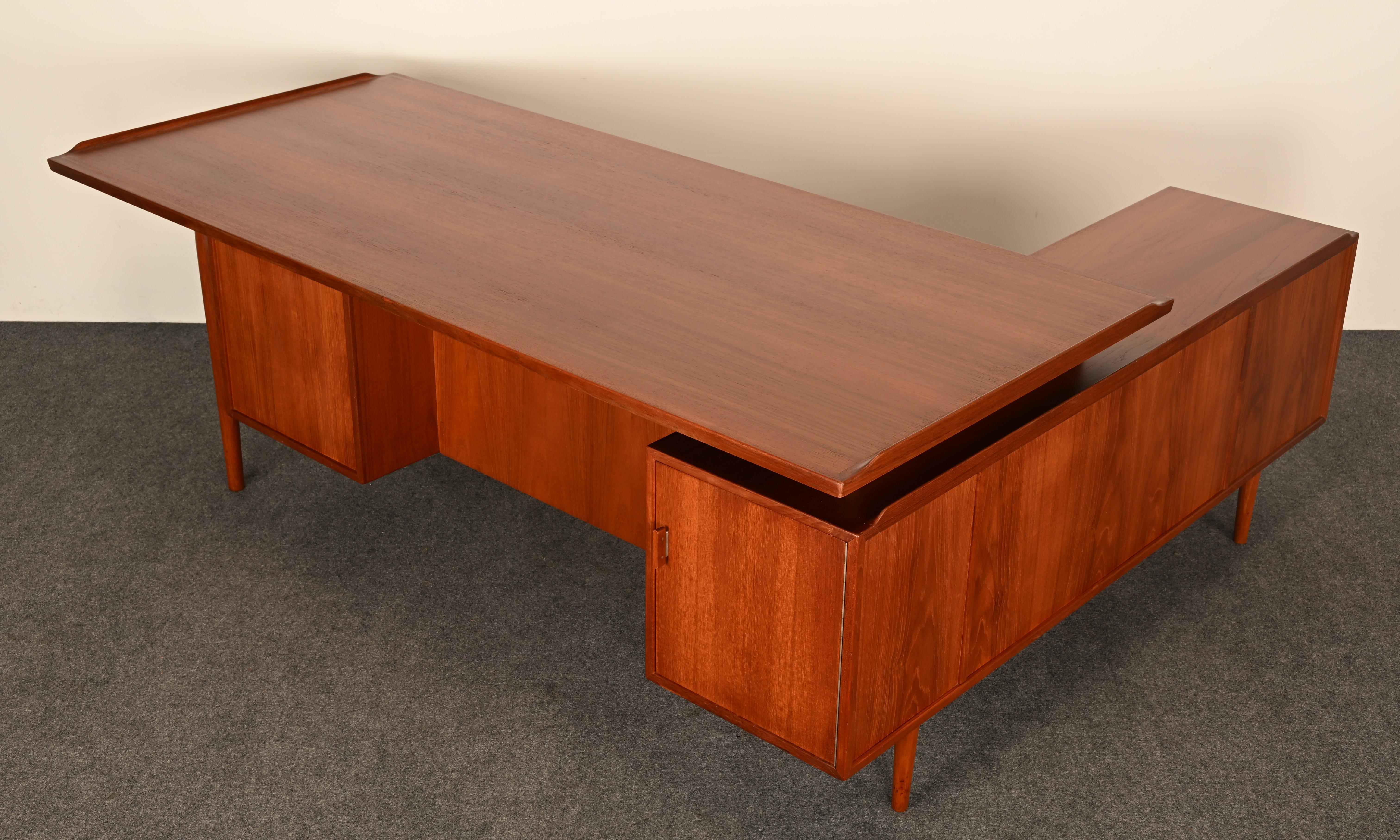 Scrivania direzionale in teak di Arne Vodder per Sibast, 1958 in vendita 10