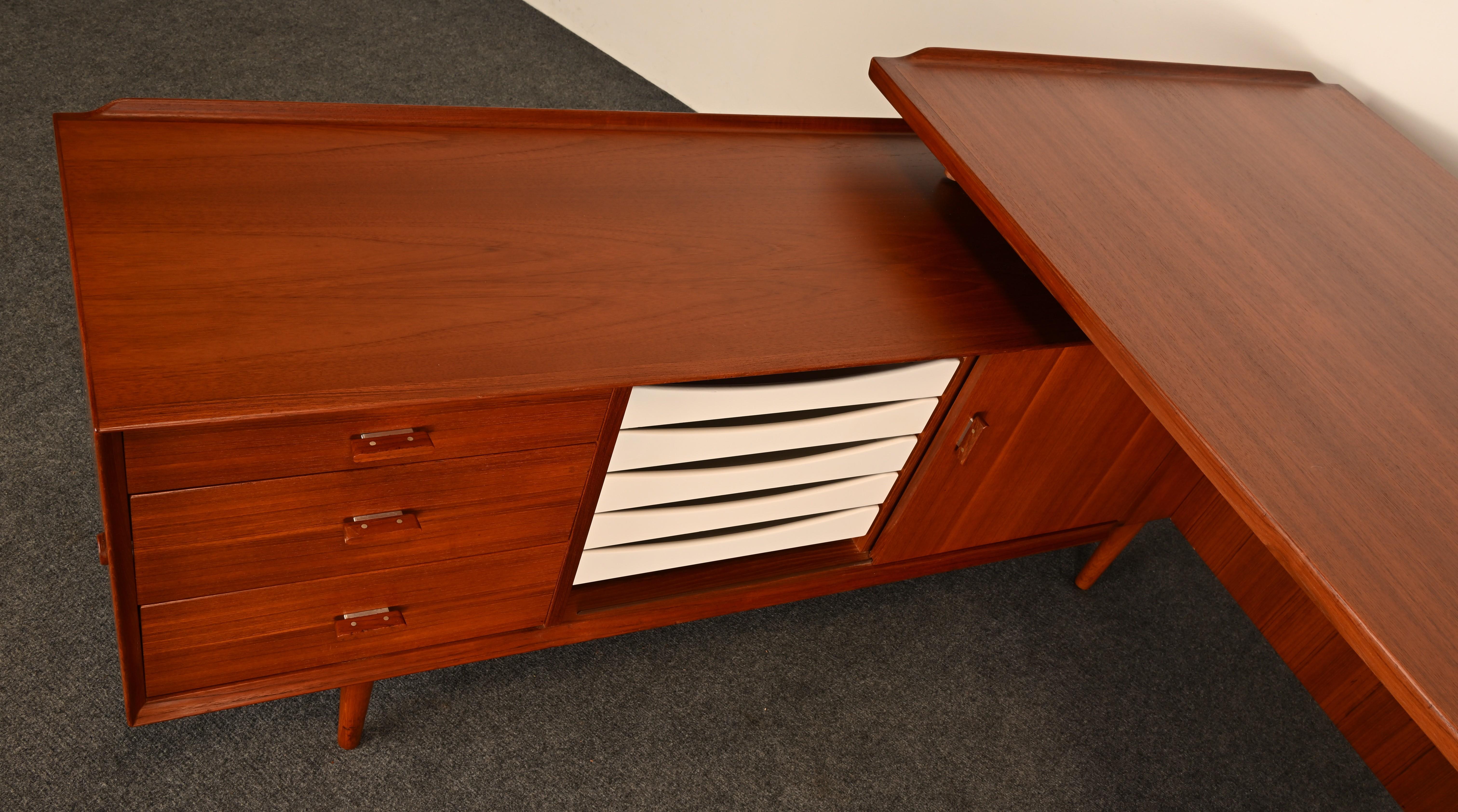 Metà XX secolo Scrivania direzionale in teak di Arne Vodder per Sibast, 1958 in vendita