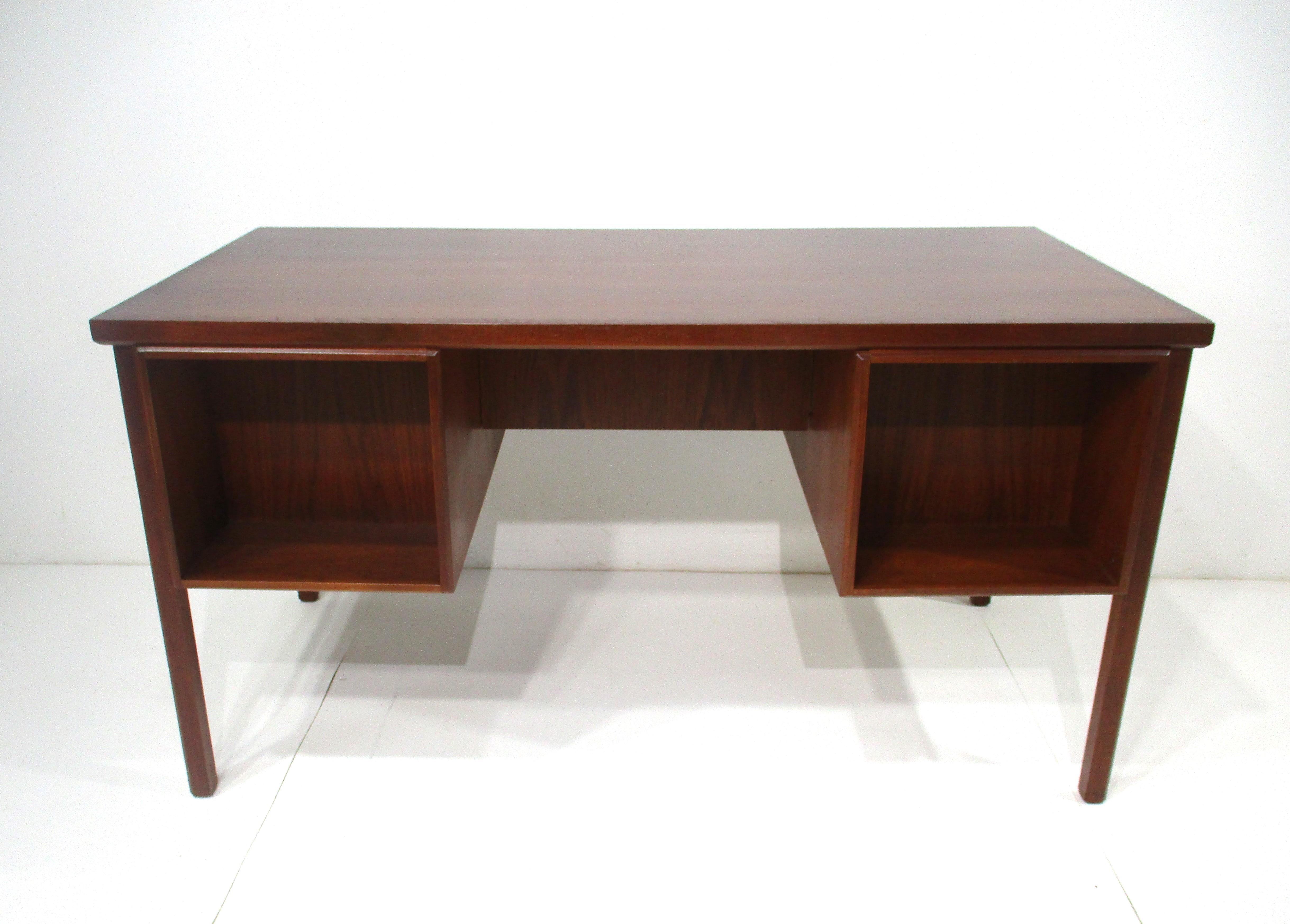 Arne Vodder Executive Teak Desk for Sibast Denmark 7