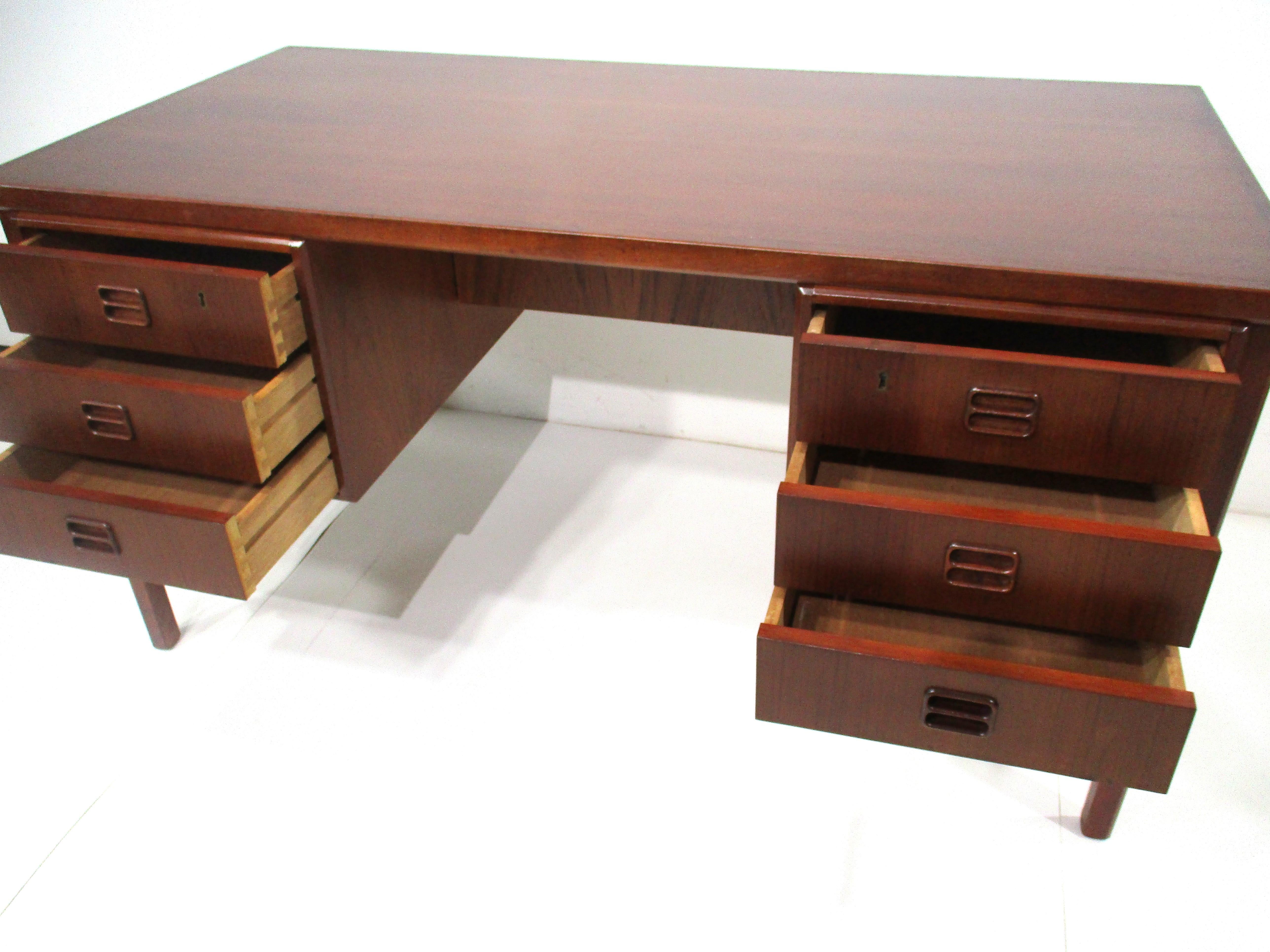 Arne Vodder Executive Teak Desk for Sibast Denmark 1