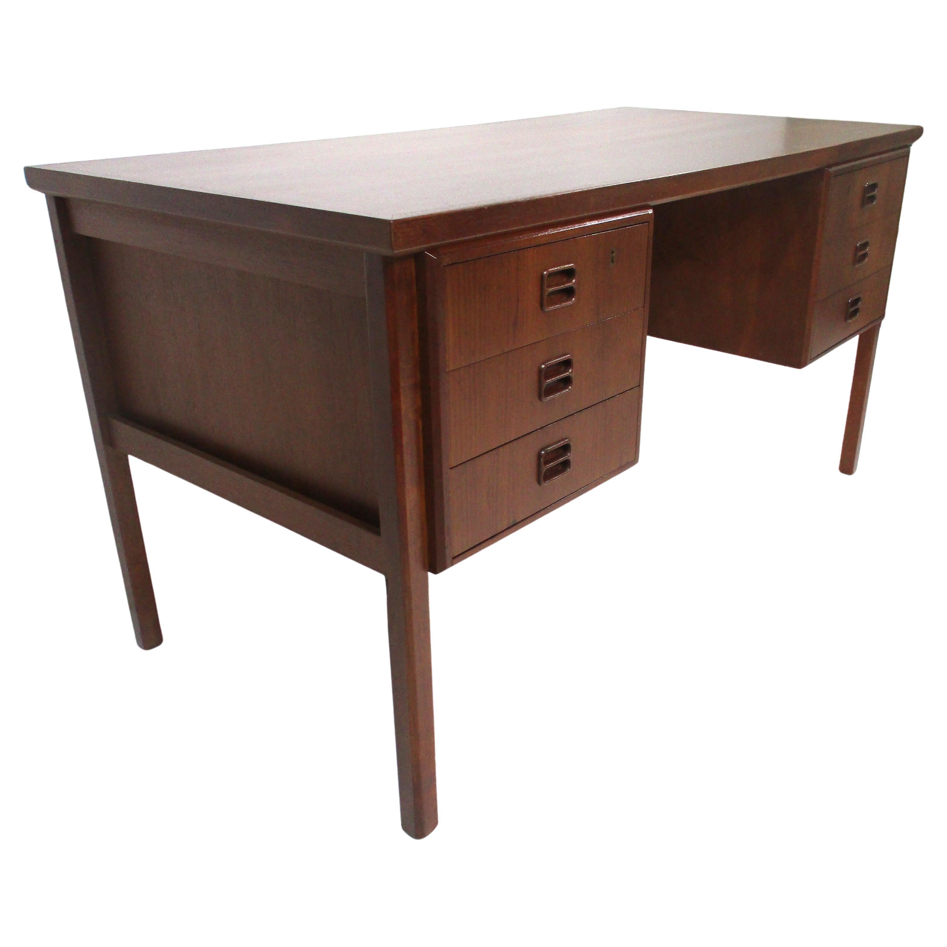 Arne Vodder Executive Teak Desk for Sibast Denmark 