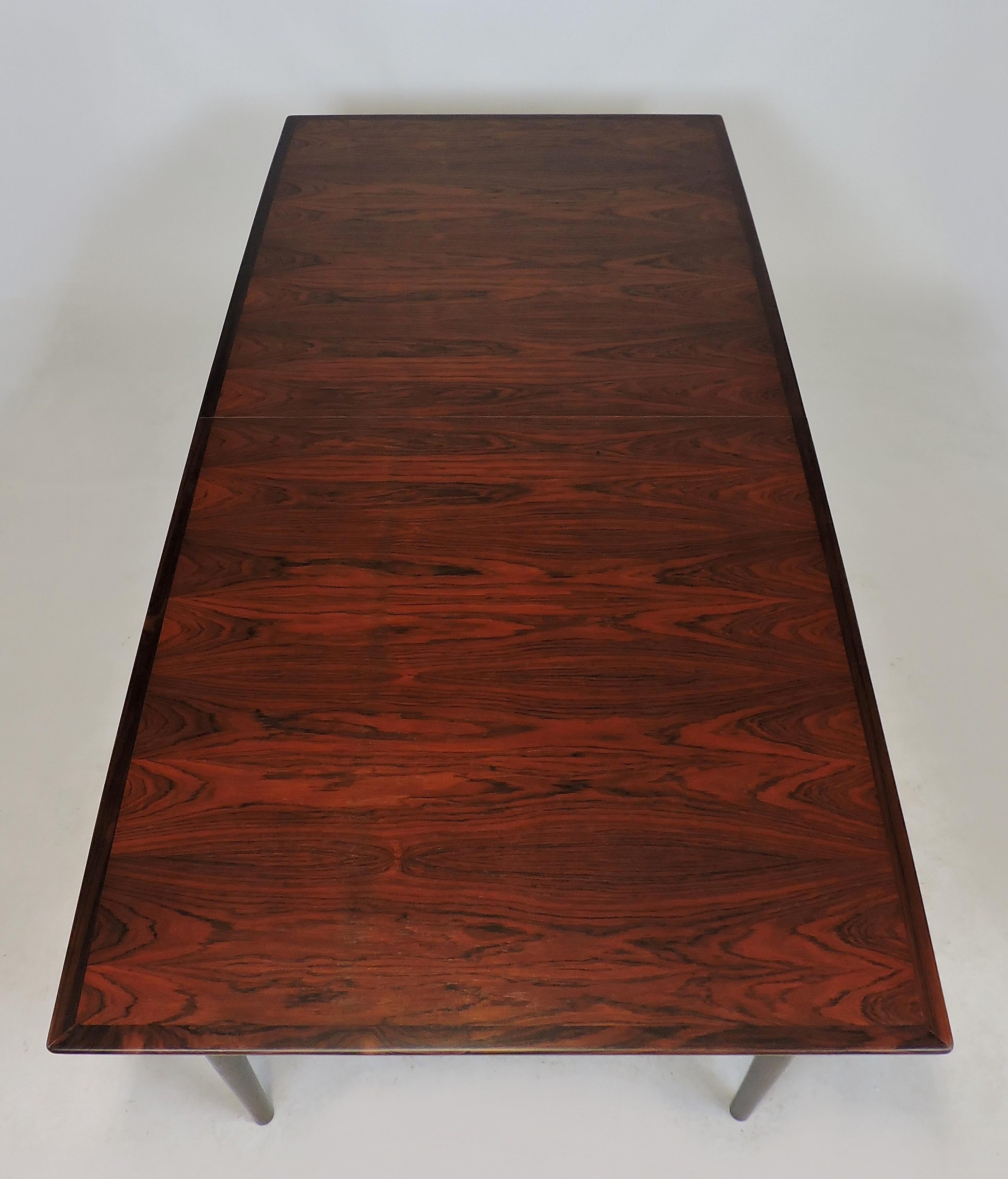 Arne Vodder Expandable Danish Modern Rosewood Dining Conference Table Model 201 In Good Condition In Chesterfield, NJ