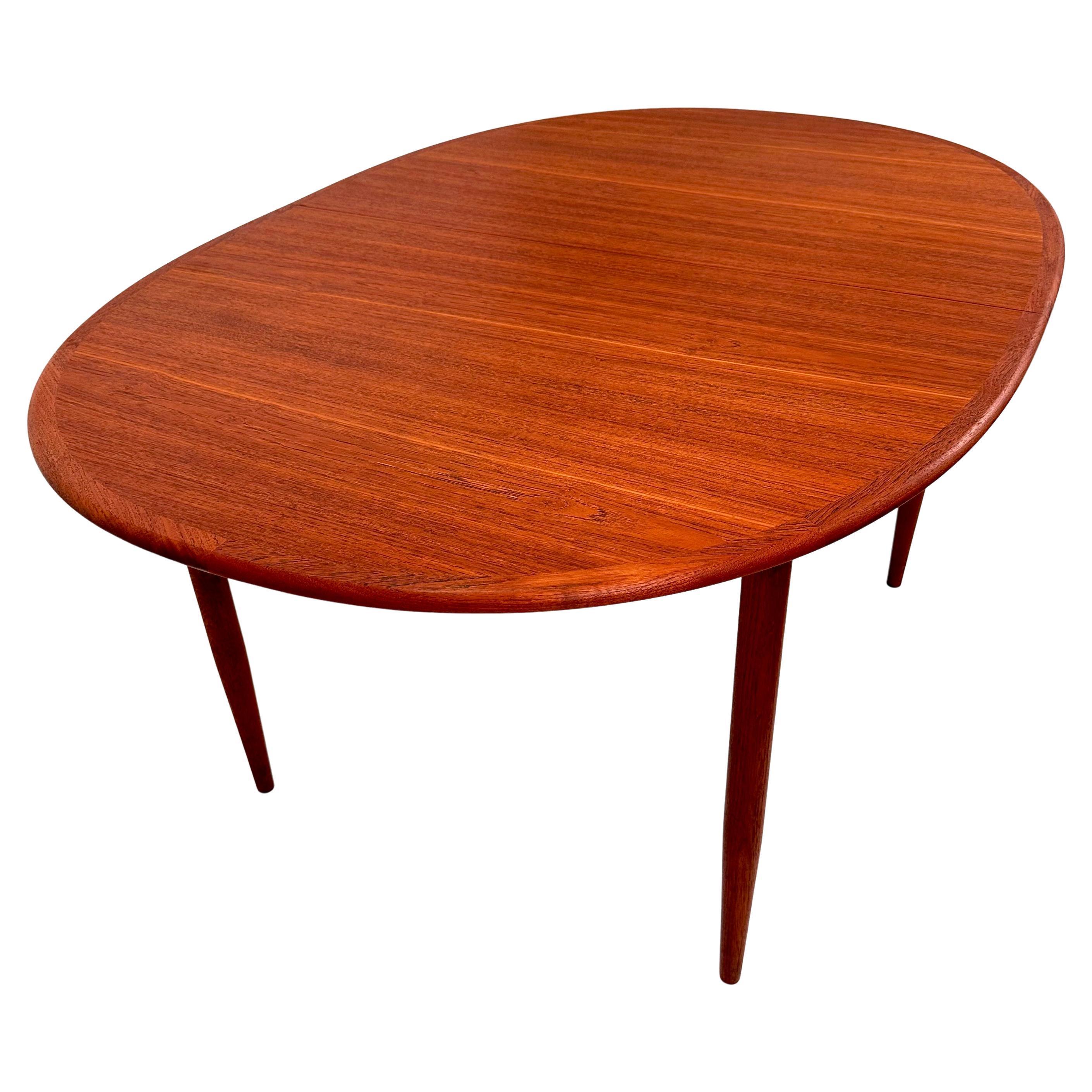 Arne Vodder Extendable Danish Teak Dining Table with 2 Leaves en venta 3