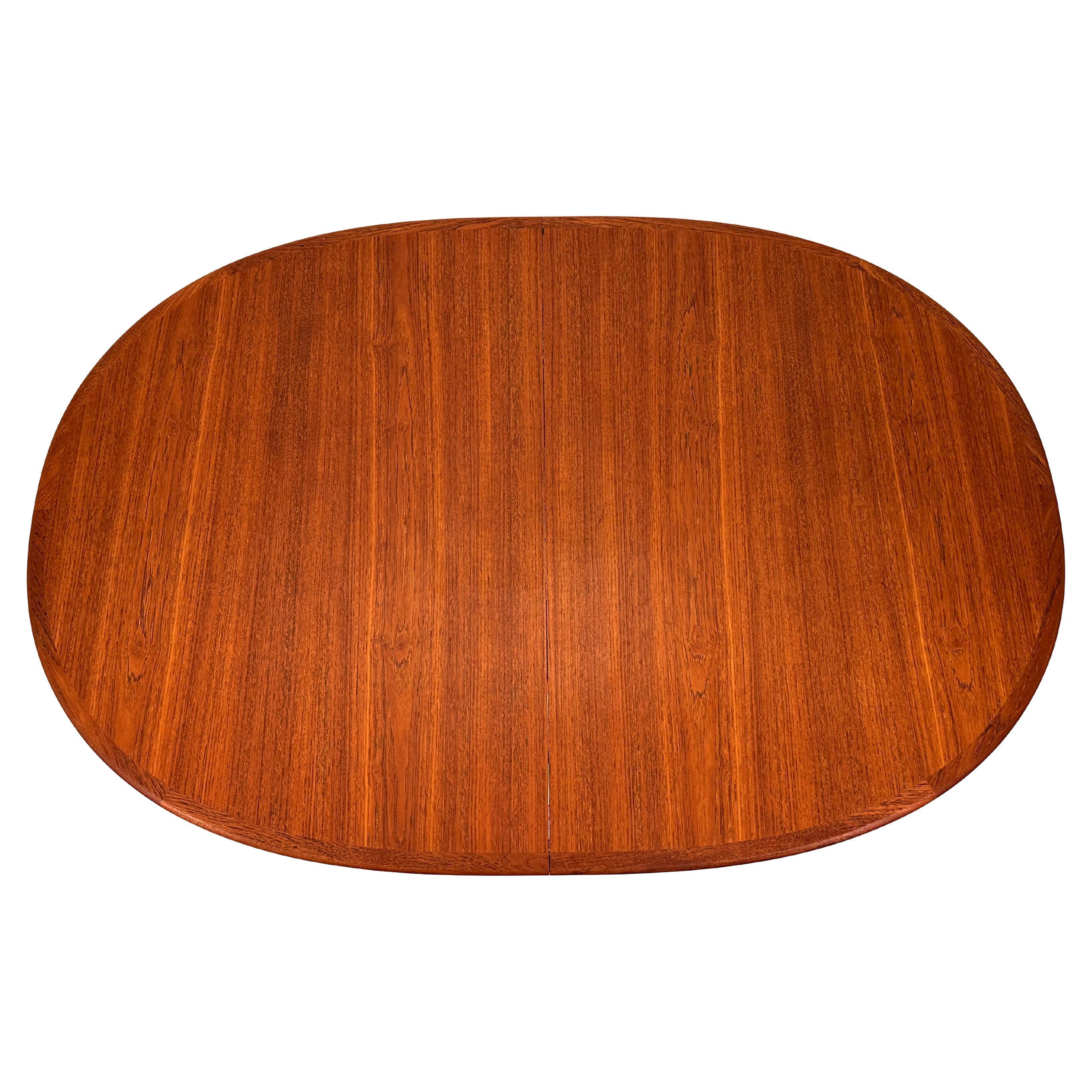 Arne Vodder Extendable Danish Teak Dining Table with 2 Leaves en venta 4