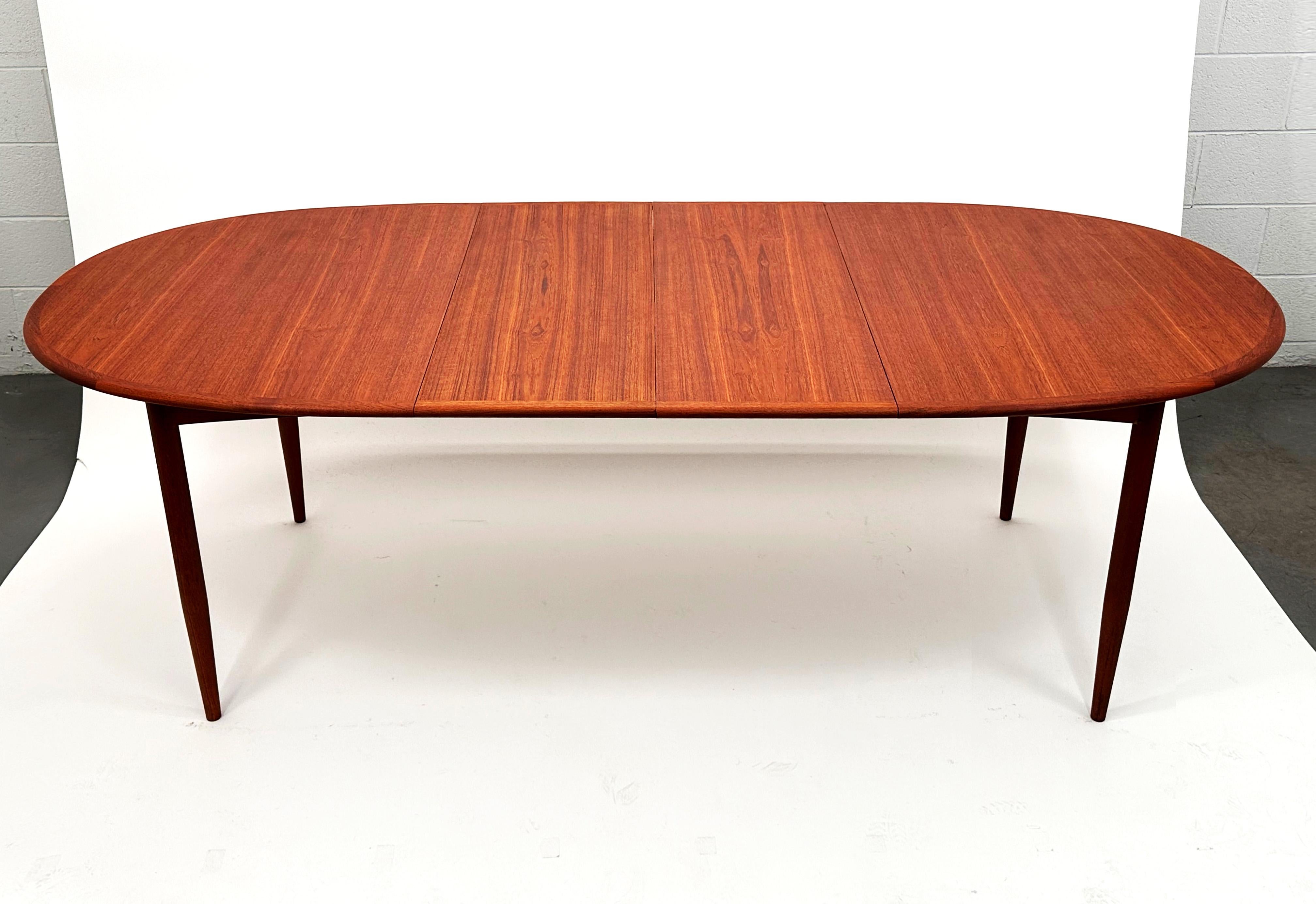 Arne Vodder Extendable Danish Teak Dining Table with 2 Leaves en venta 6