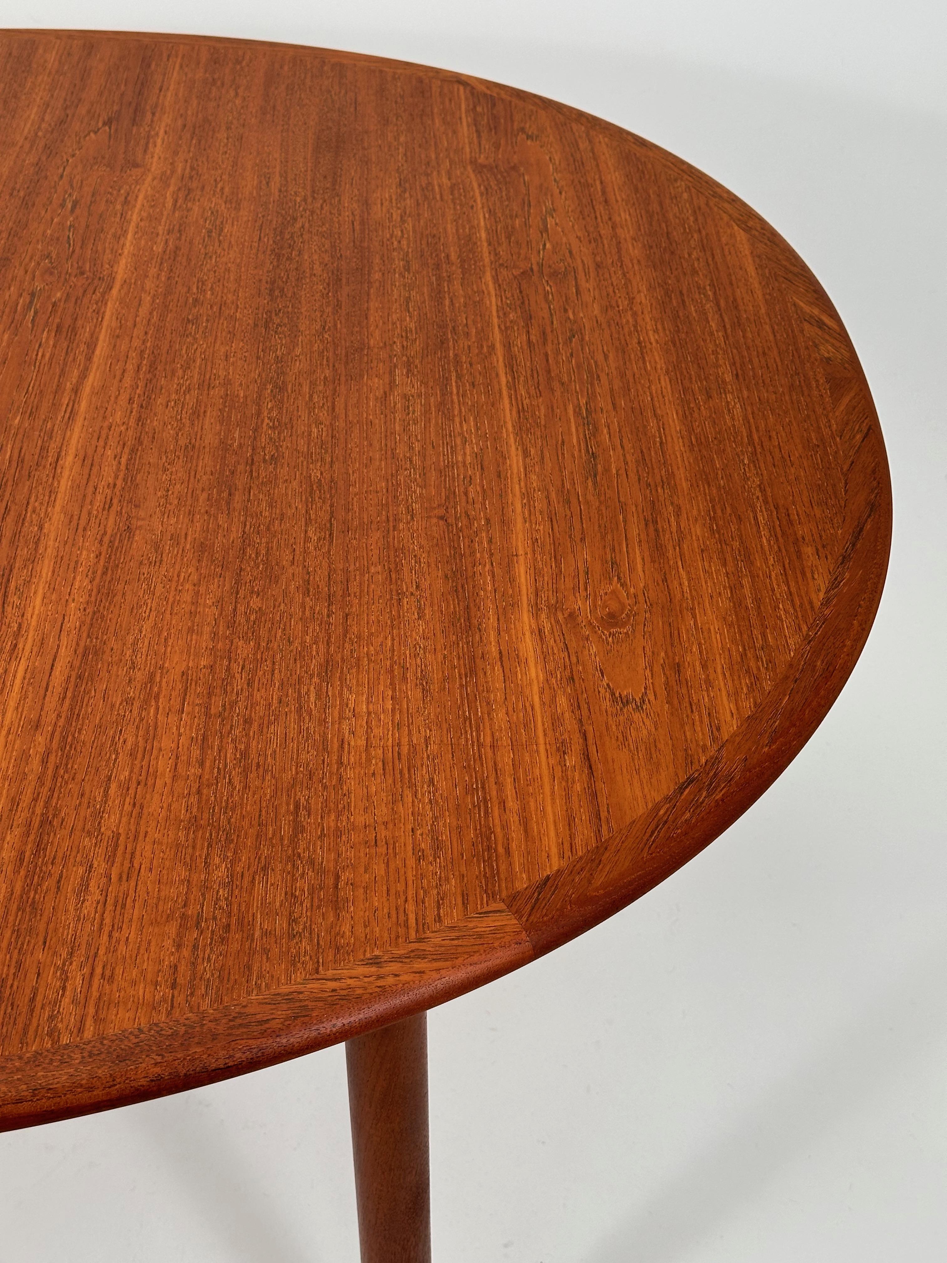 Arne Vodder Extendable Danish Teak Dining Table with 2 Leaves en venta 1