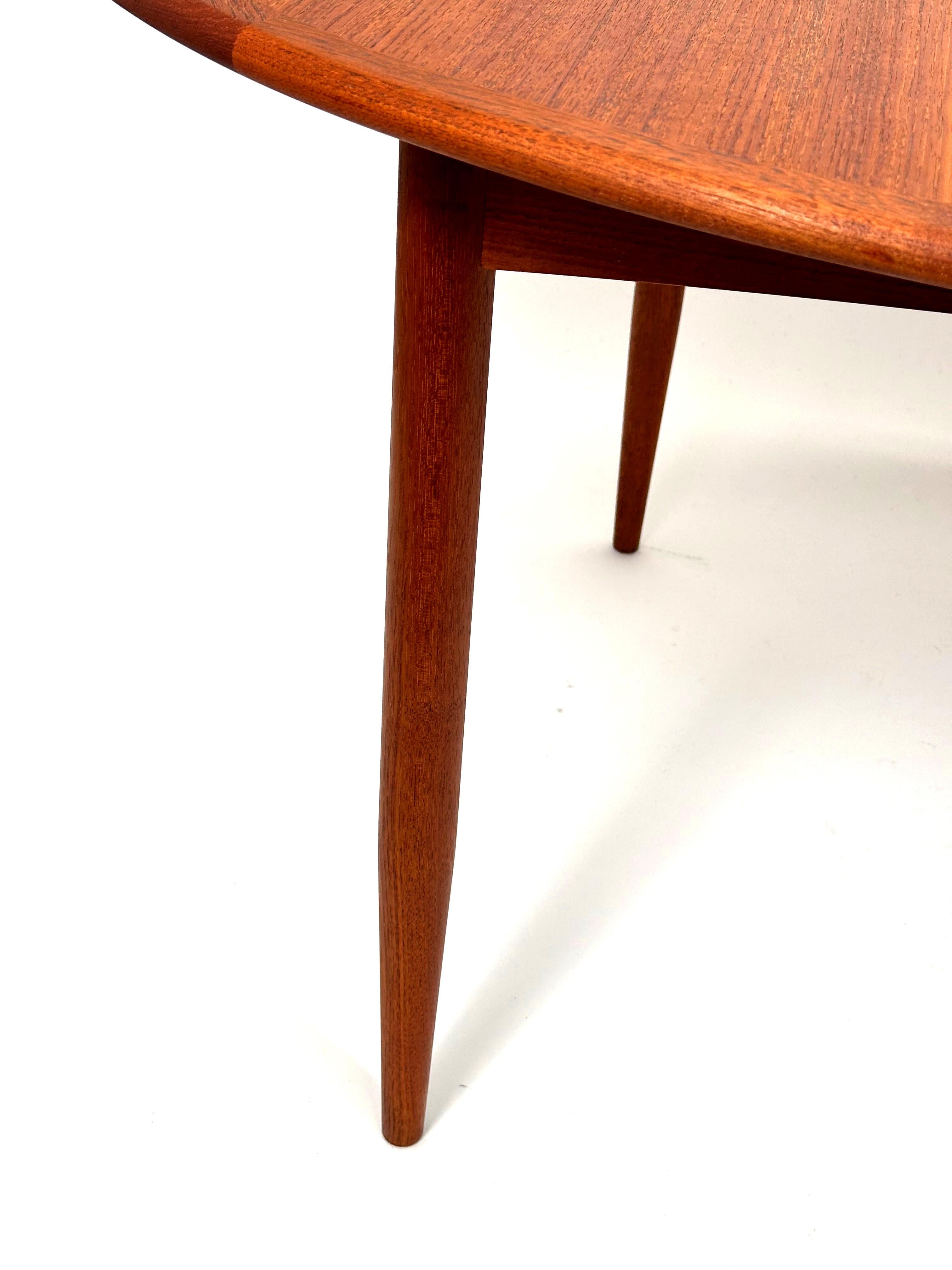 Arne Vodder Extendable Danish Teak Dining Table with 2 Leaves en venta 2