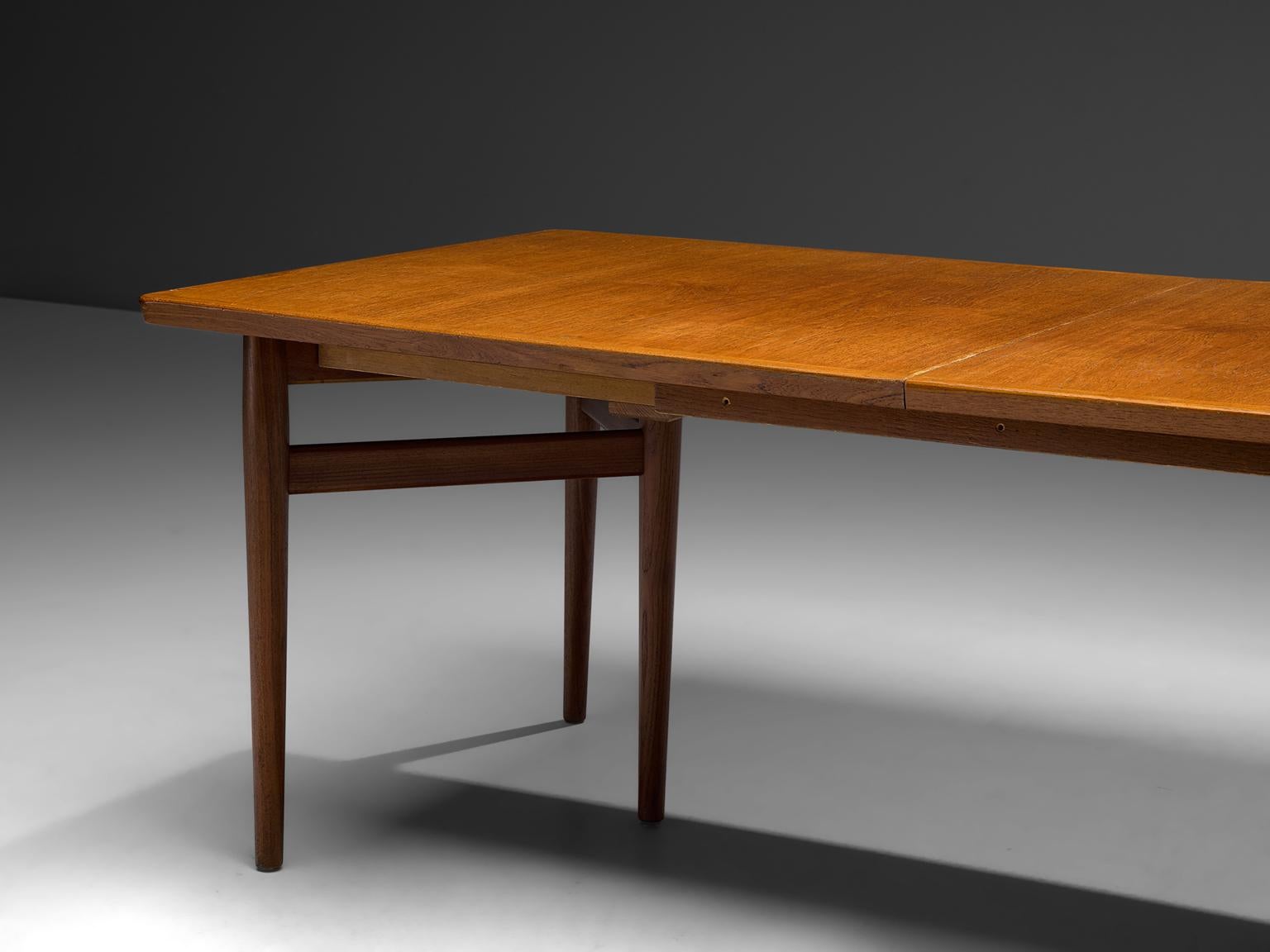 Arne Vodder Extendable Dining Table in Teak In Good Condition In Waalwijk, NL
