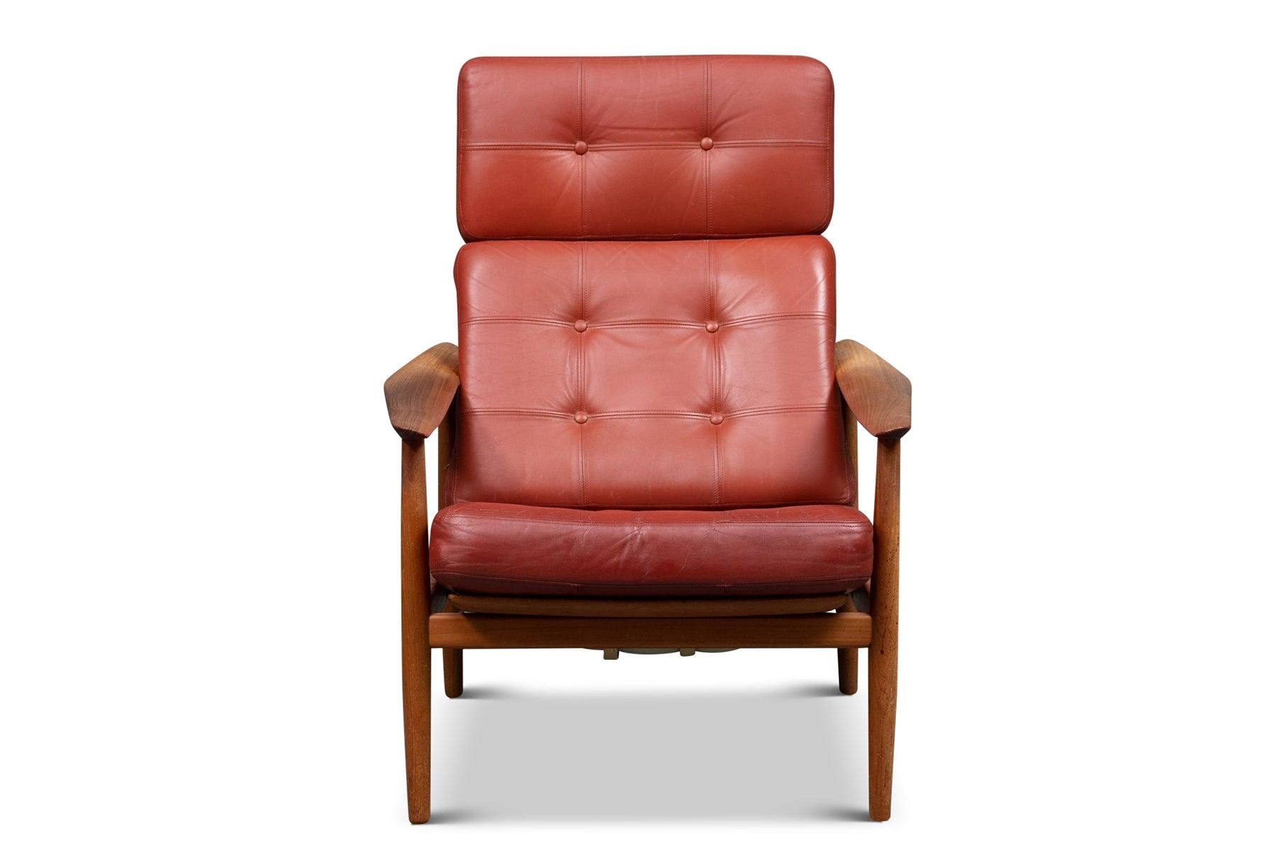 Arne Vodder Fd 165 Highback Lounge Chair in Teak + Red Leather In Excellent Condition In Berkeley, CA