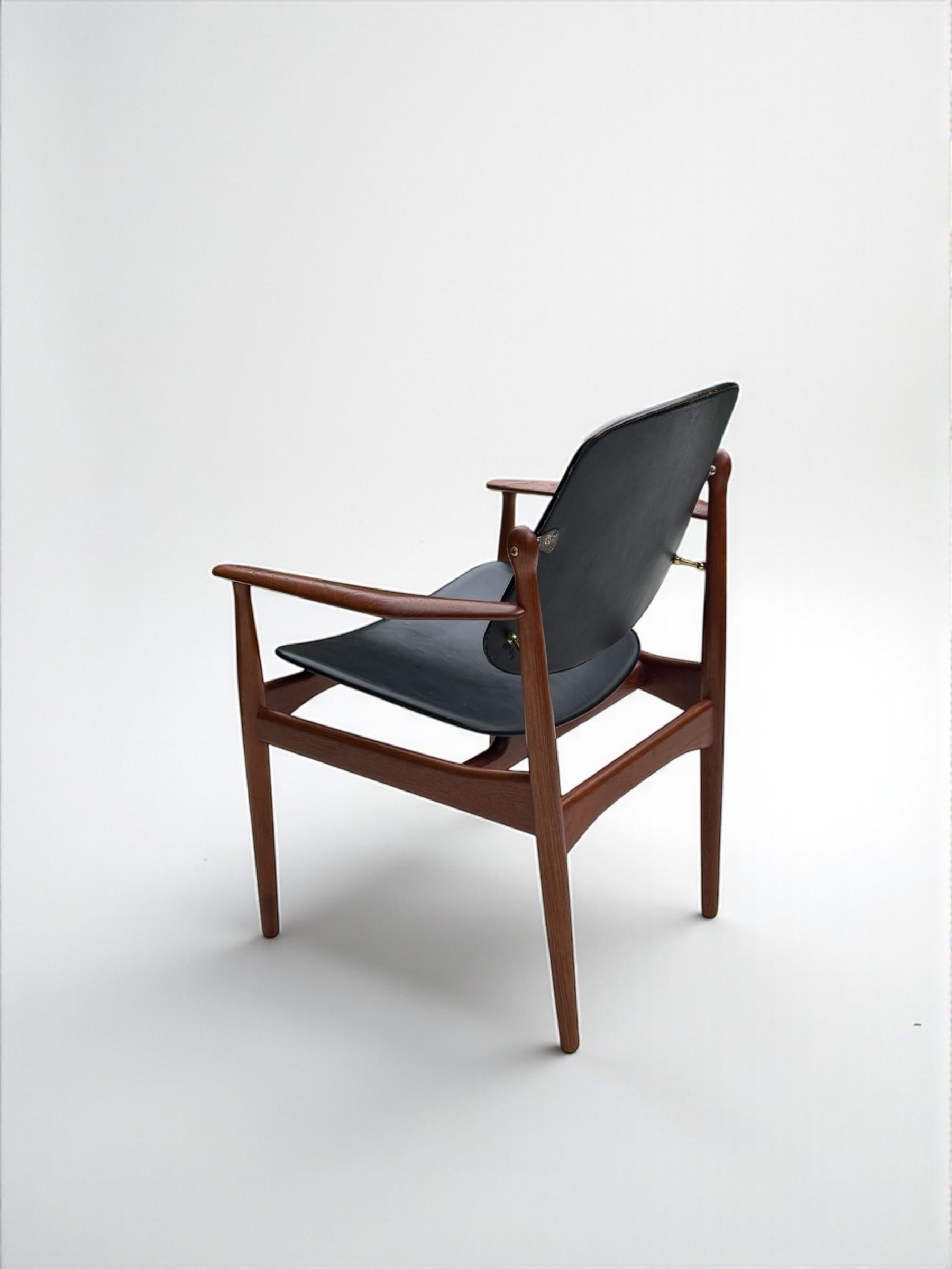 Arne Vodder FD 184 Armchair in Teak and Leather, Denmark 1950's For Sale 5