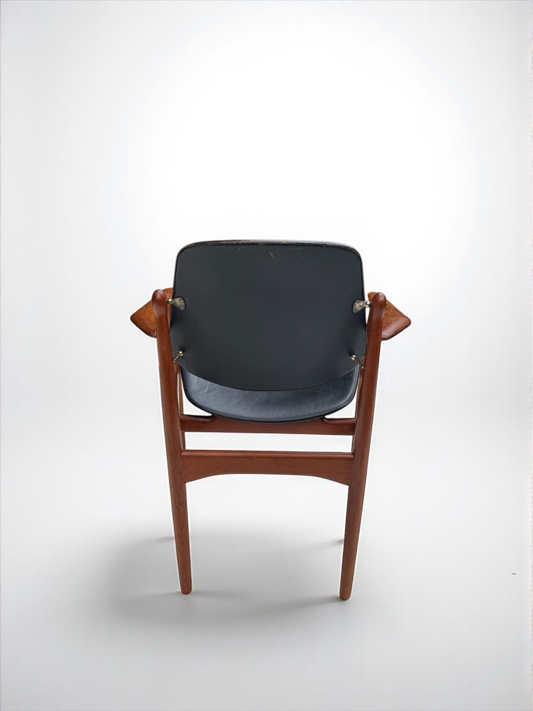 Arne Vodder FD 184 Armchair in Teak and Leather, Denmark 1950's For Sale 2