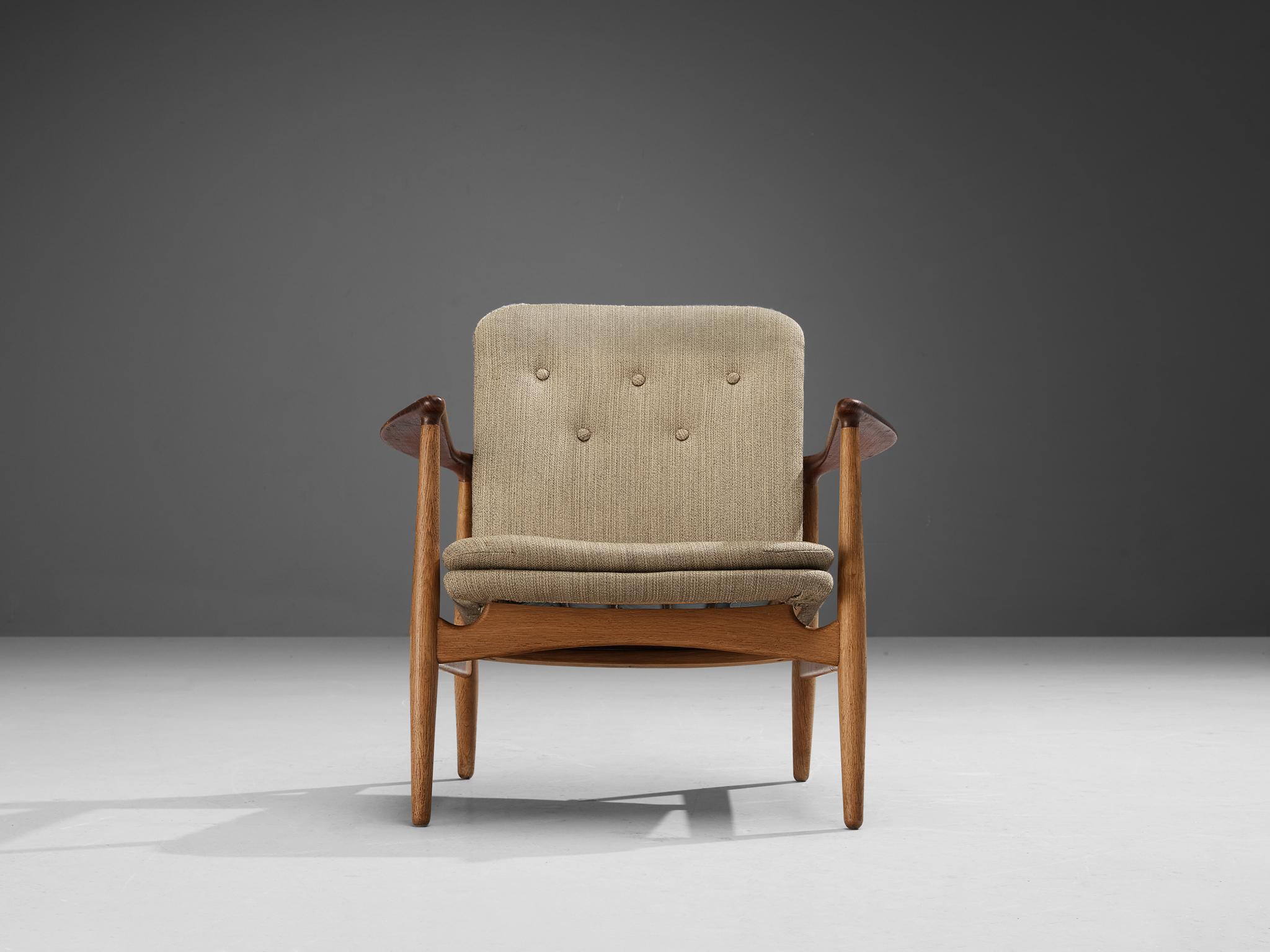 Mid-20th Century Arne Vodder for Bovirke Armchair in Oak and Beige Upholstery For Sale