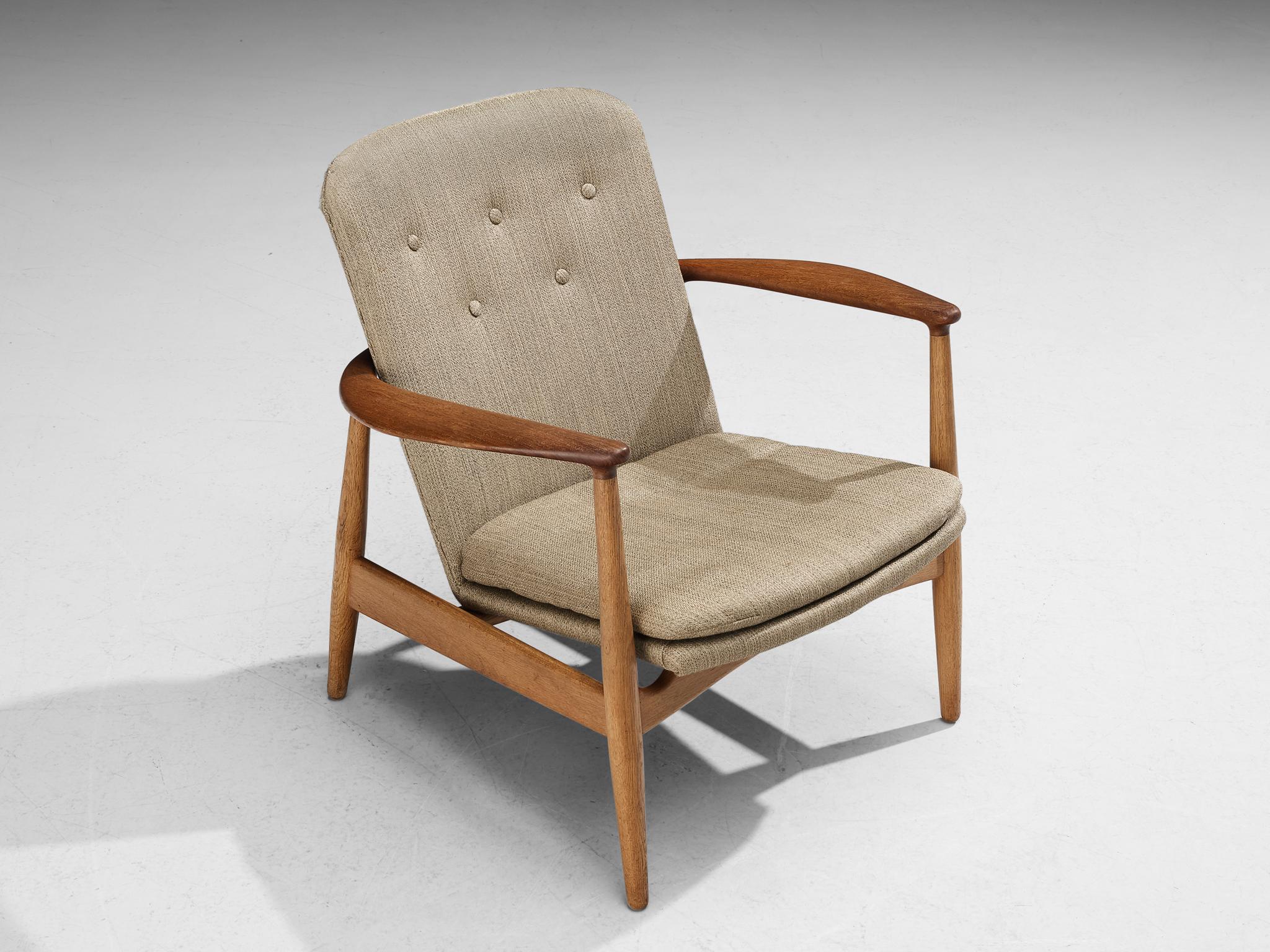 Fabric Arne Vodder for Bovirke Armchair in Oak and Beige Upholstery For Sale