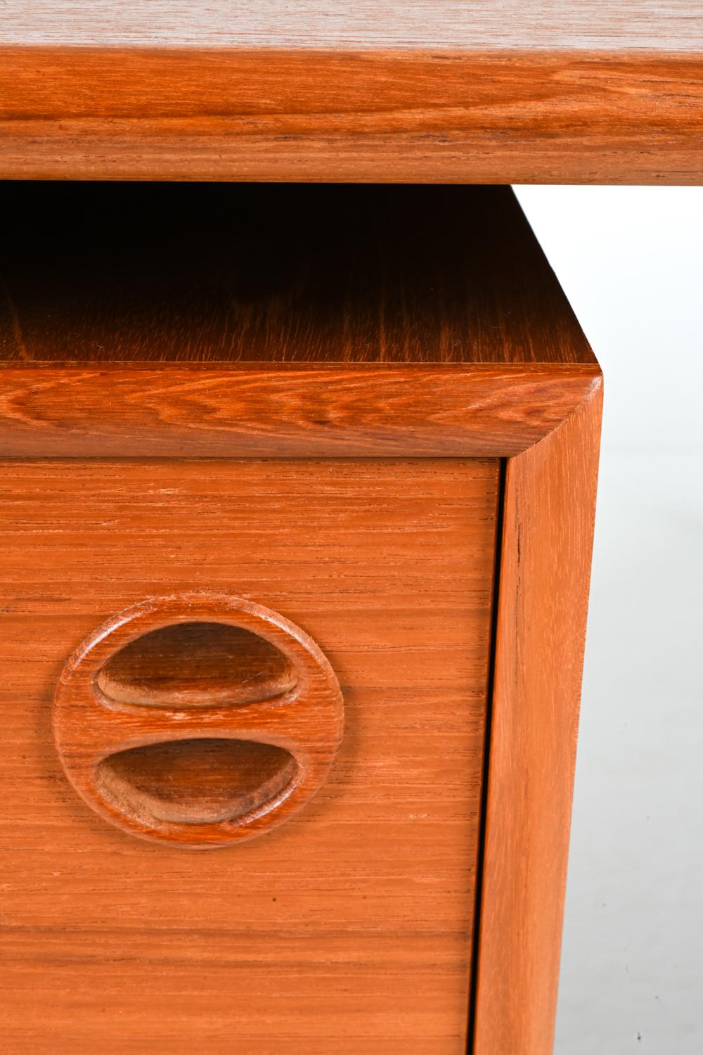 Arne Vodder for G.V. Møbler Danish Teak Executive Desk, c. 1960's 5