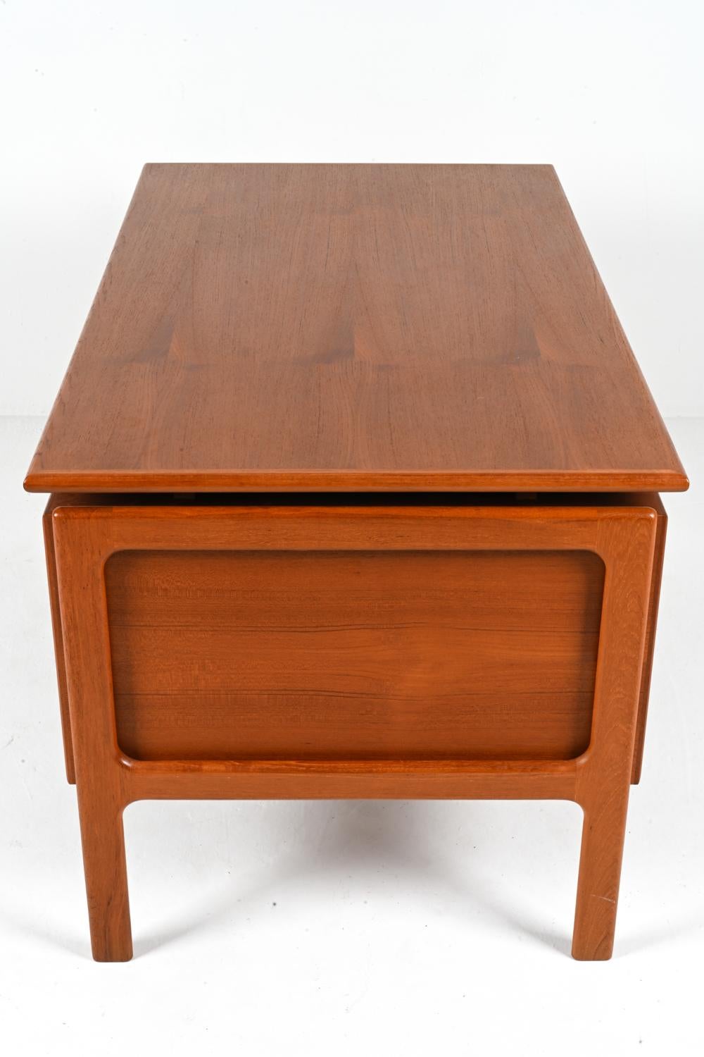 Arne Vodder for G.V. Møbler Danish Teak Executive Desk, c. 1960's For Sale 12